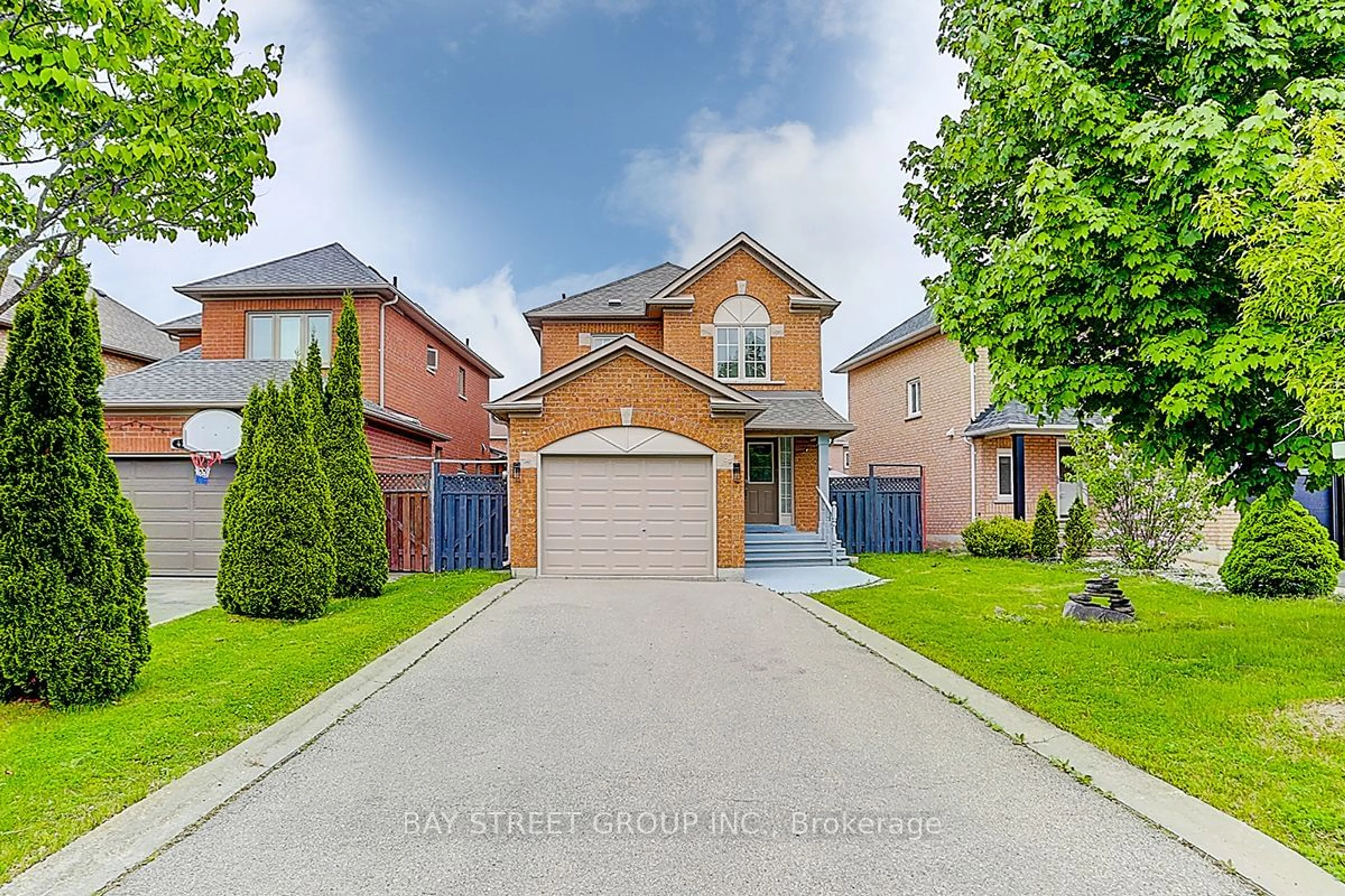 Frontside or backside of a home for 36 Elena Cres, Vaughan Ontario L6A 2J4