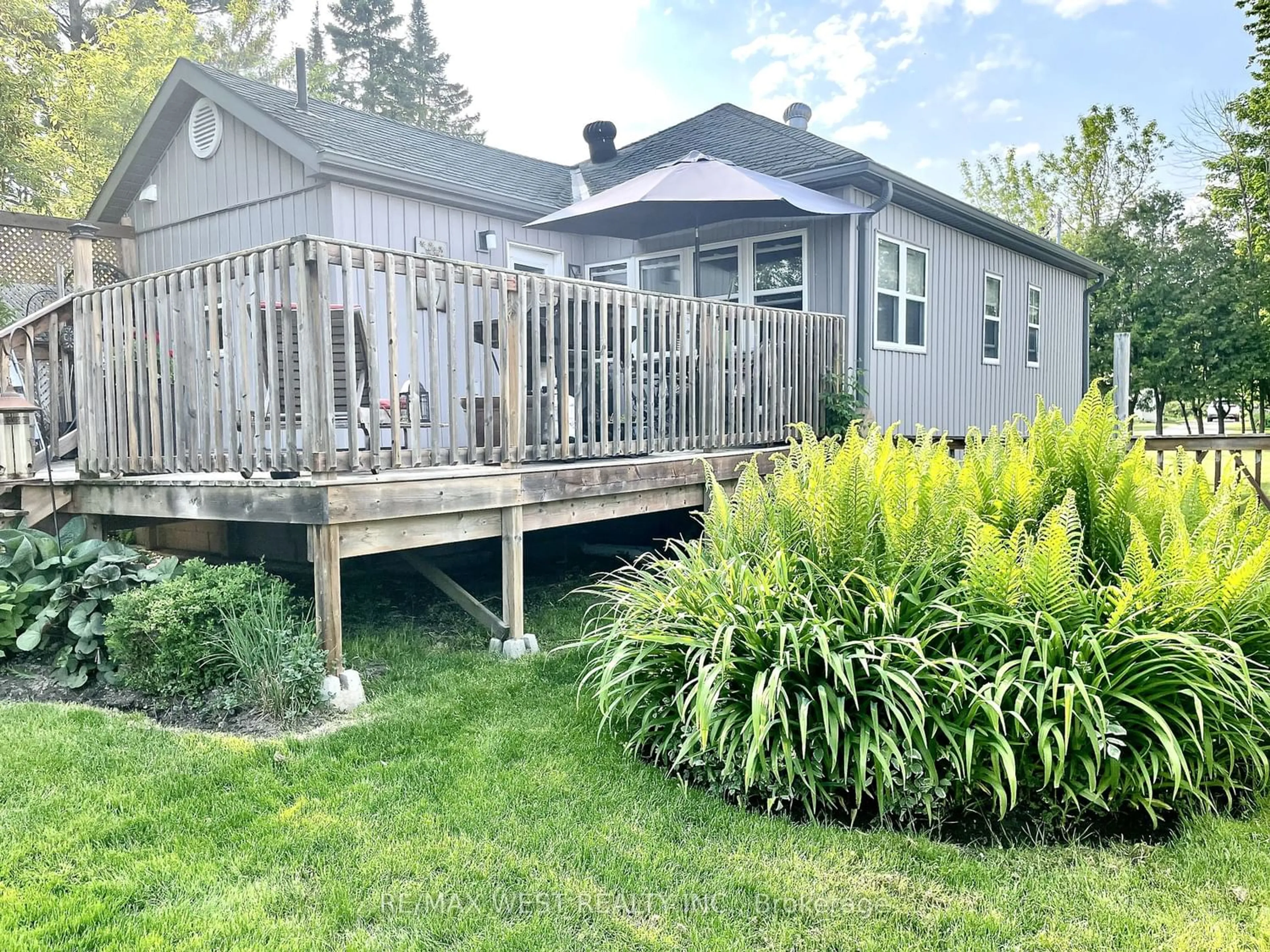 Frontside or backside of a home for 1271 Killarney Beach Rd, Innisfil Ontario L0L 1W0