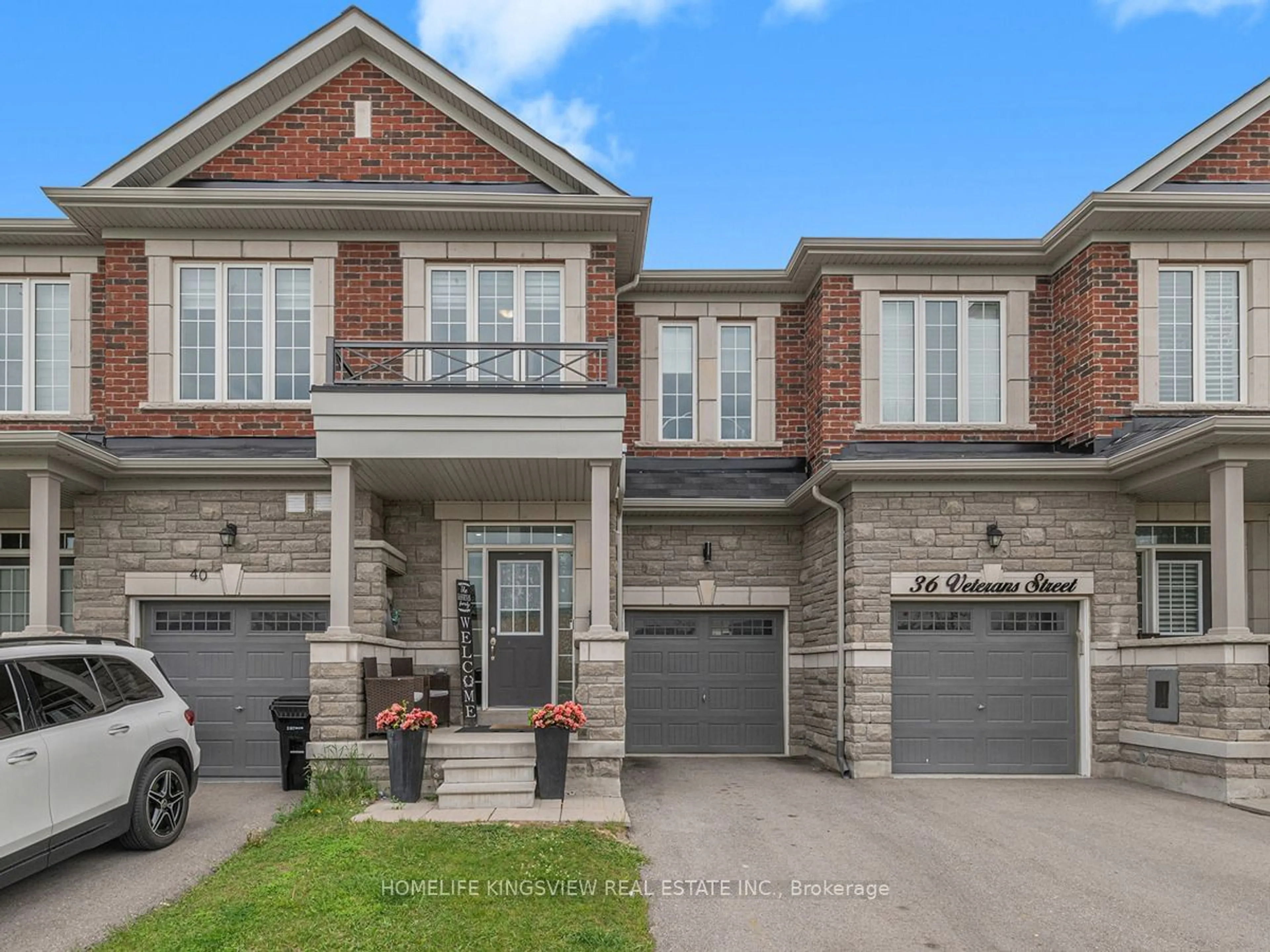 Home with brick exterior material for 38 Veterans St, Bradford West Gwillimbury Ontario L3Z 4H6