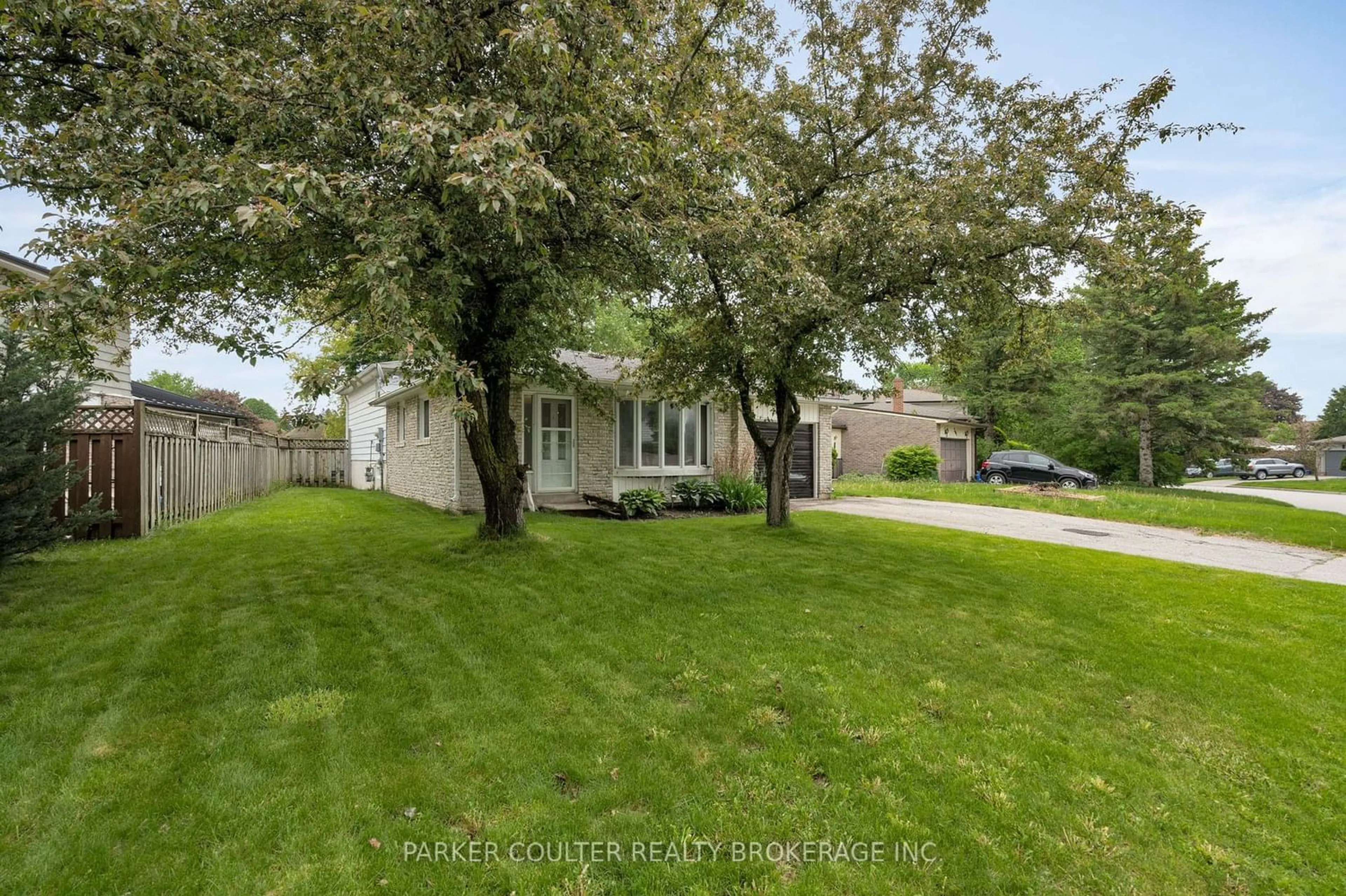 Frontside or backside of a home for 263 Tupper Blvd, New Tecumseth Ontario L9R 1A8
