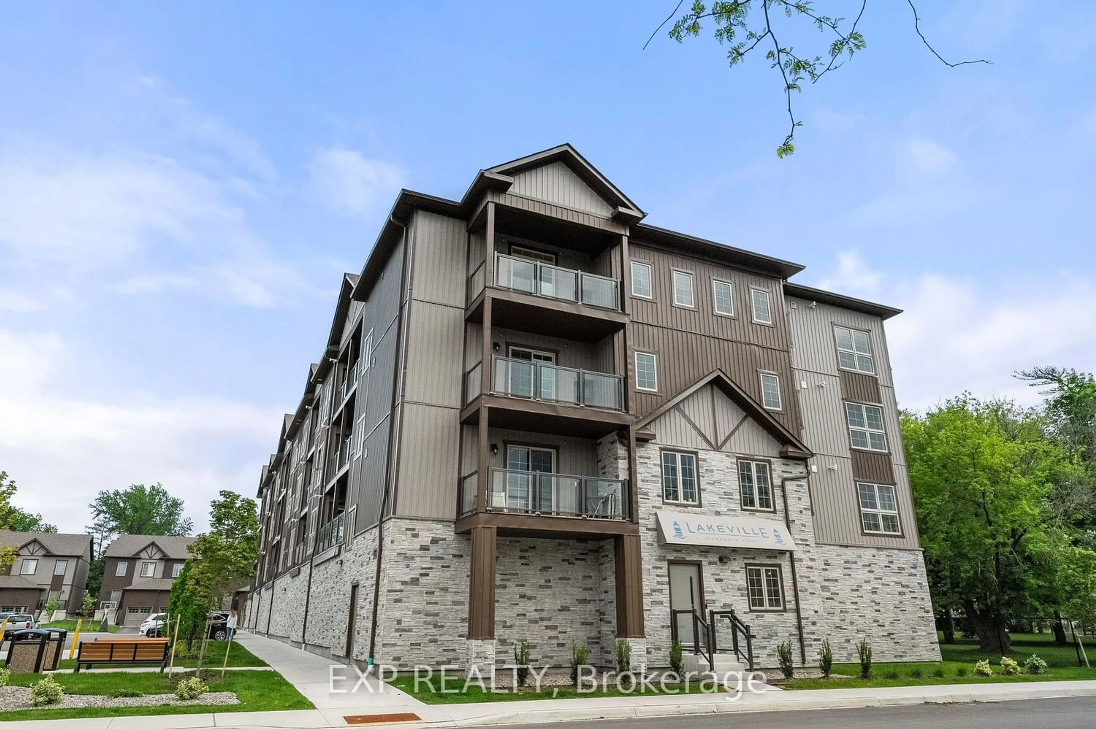 A pic from exterior of the house or condo for 110 Grew Blvd #211, Georgina Ontario L0E 1L0