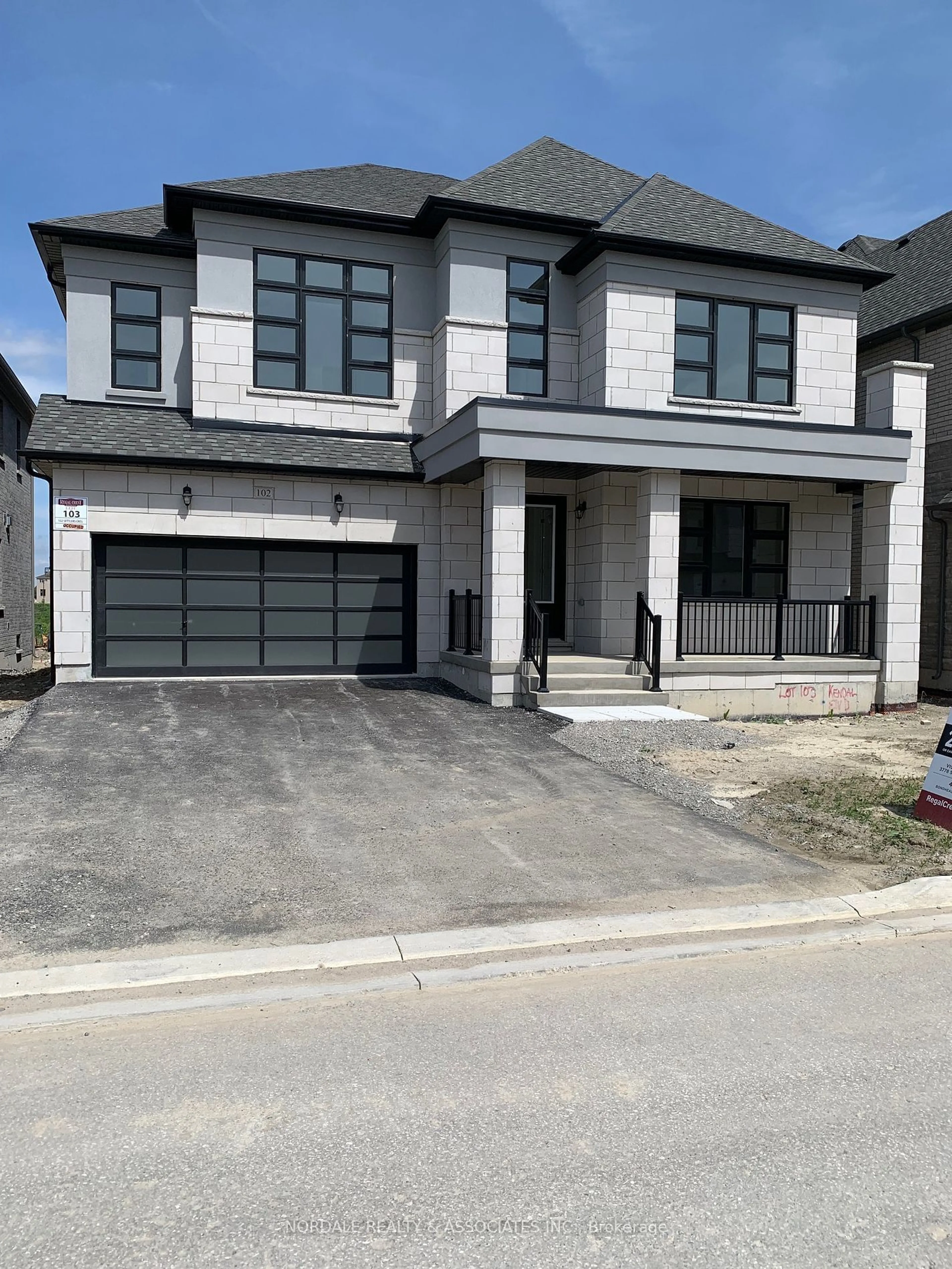 Frontside or backside of a home for 102 Settlers Cres, Bradford West Gwillimbury Ontario L3Z 4N3