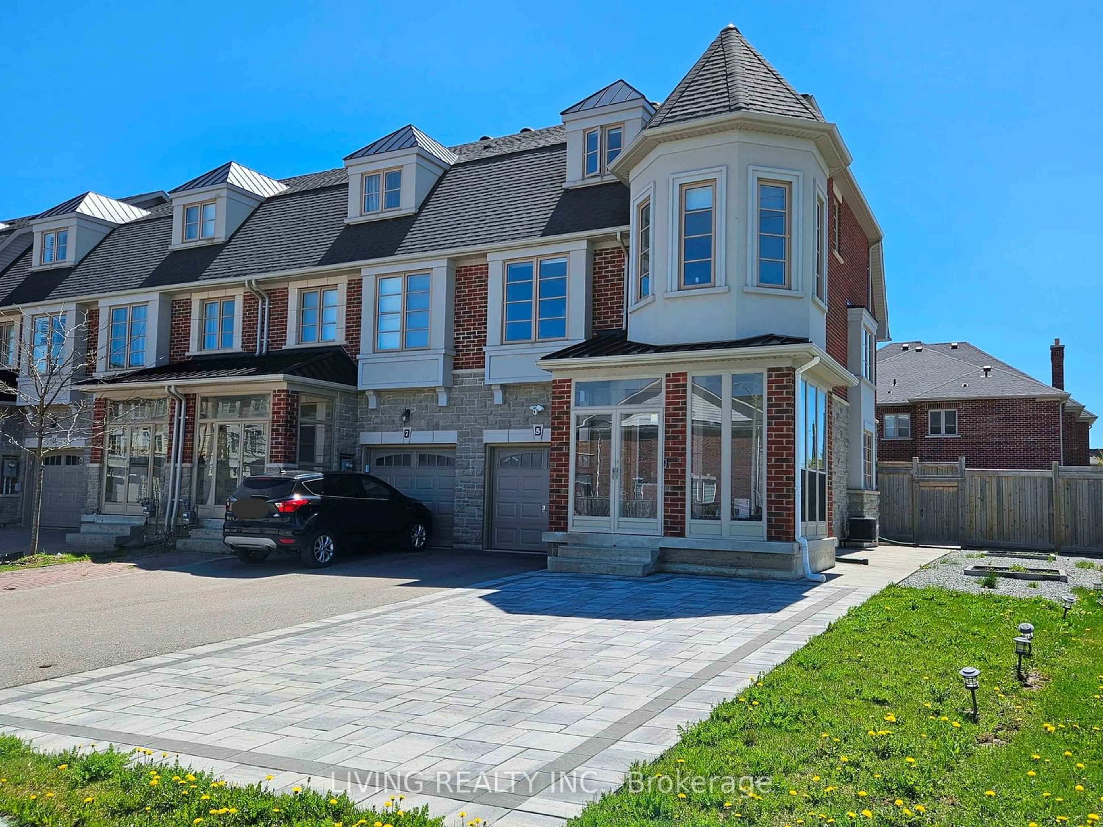 Home with brick exterior material for 5 Lowther Ave, Richmond Hill Ontario L4E 2Z7