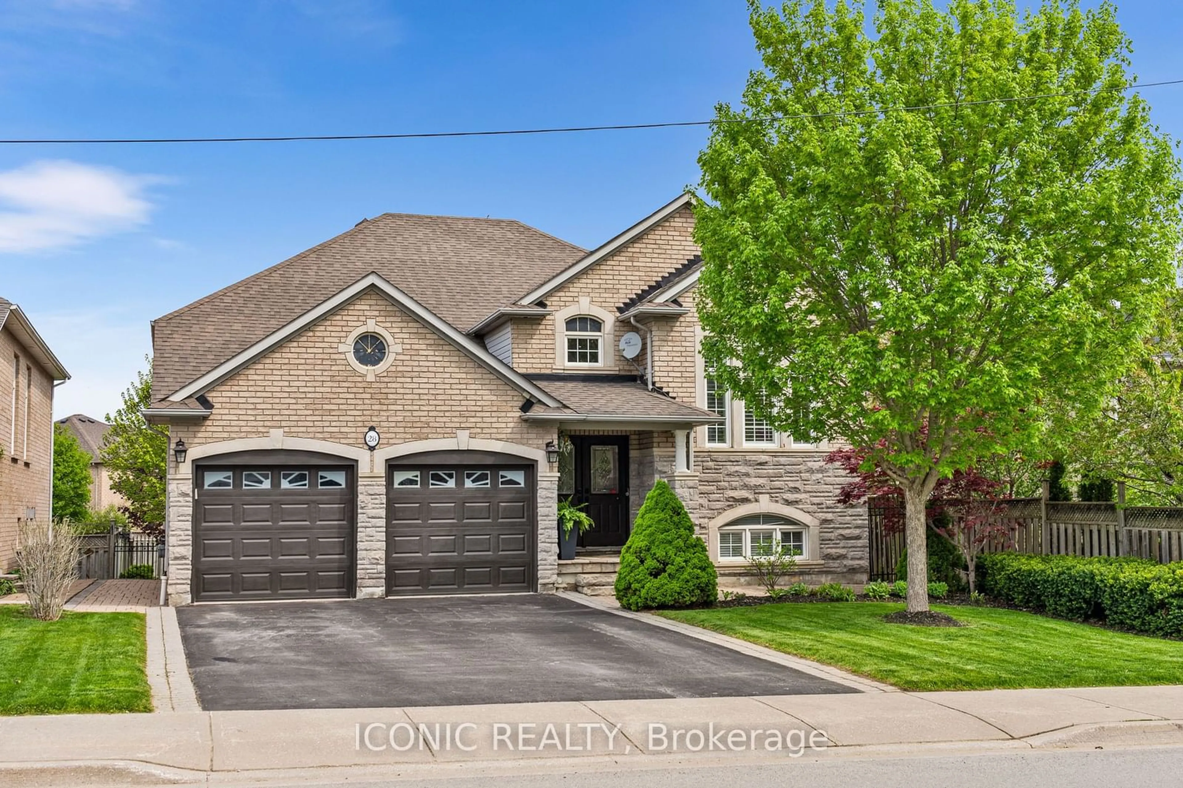 Frontside or backside of a home for 28 Poplar Dr, Richmond Hill Ontario L4E 2Y4