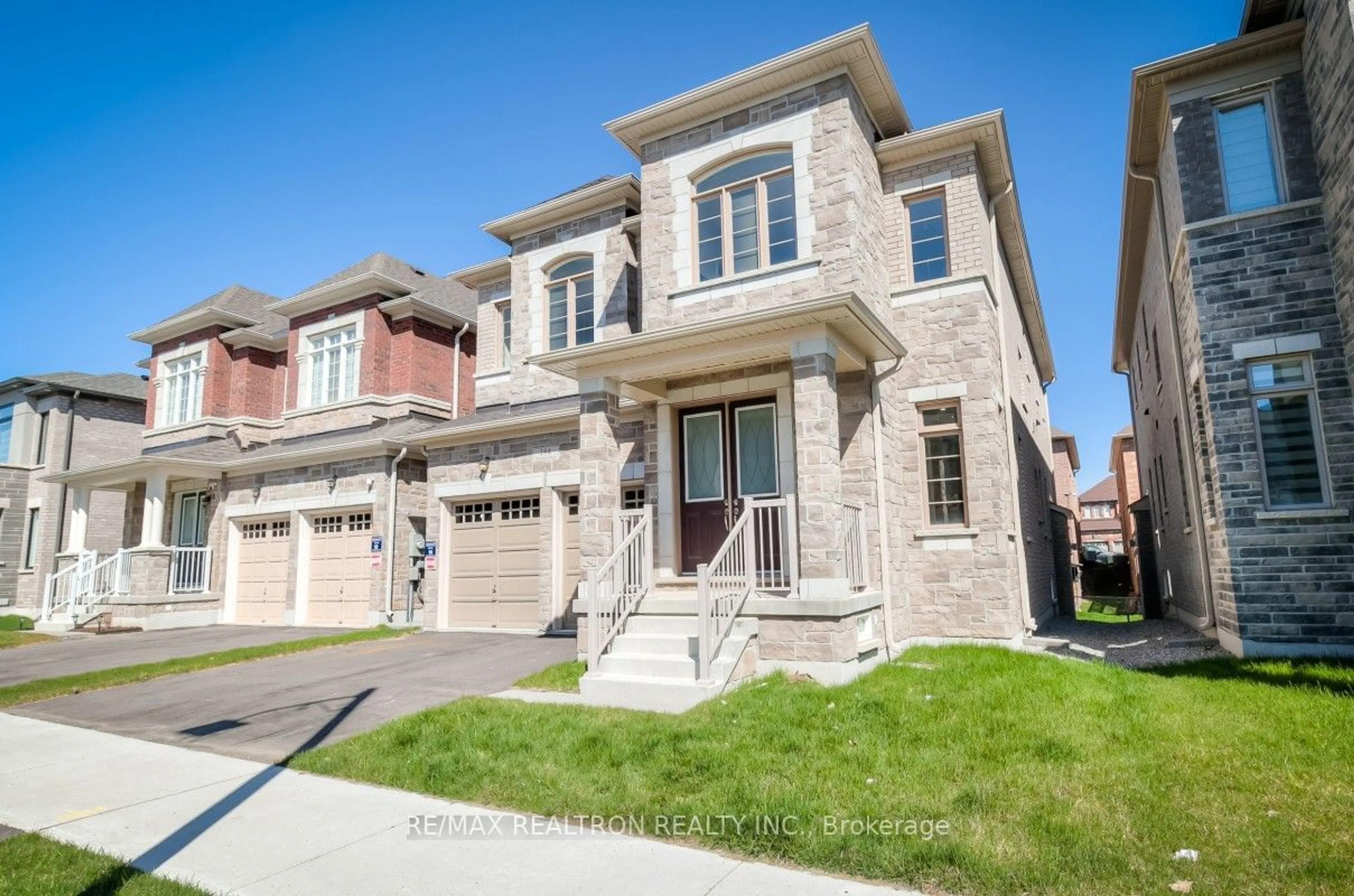 Home with brick exterior material for 184 Wesmina Ave, Whitchurch-Stouffville Ontario L4A 5A2