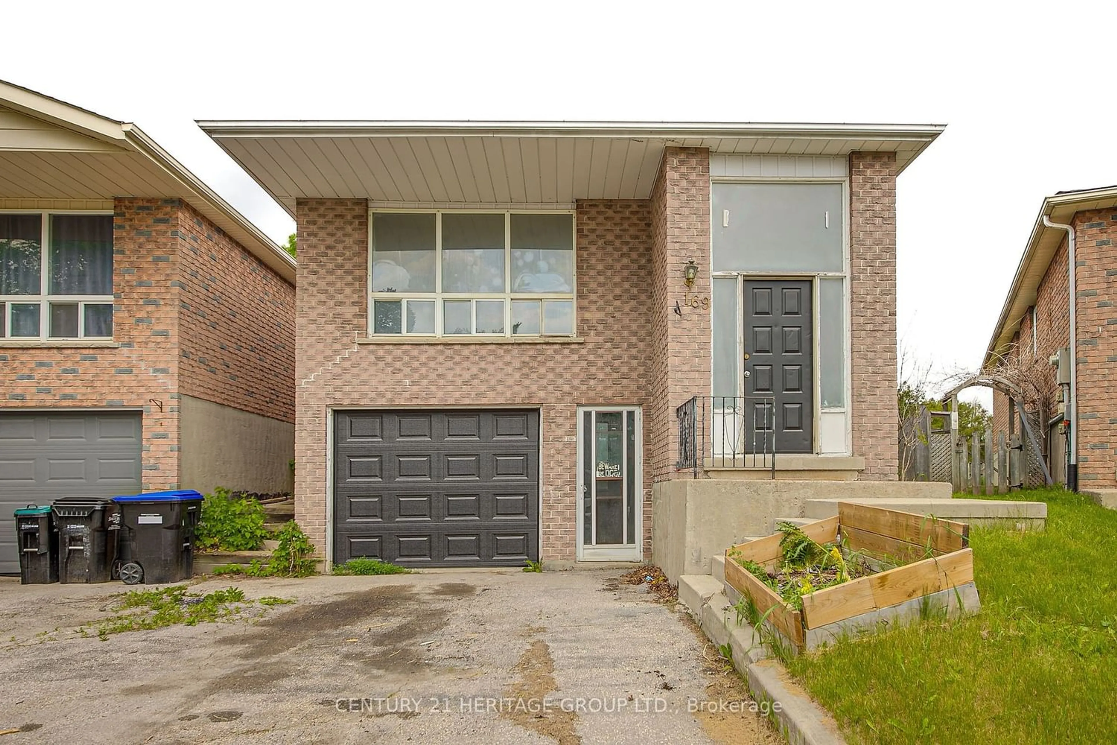 Home with brick exterior material for 169 Fred Cook Dr, Bradford West Gwillimbury Ontario L3Z 1V1