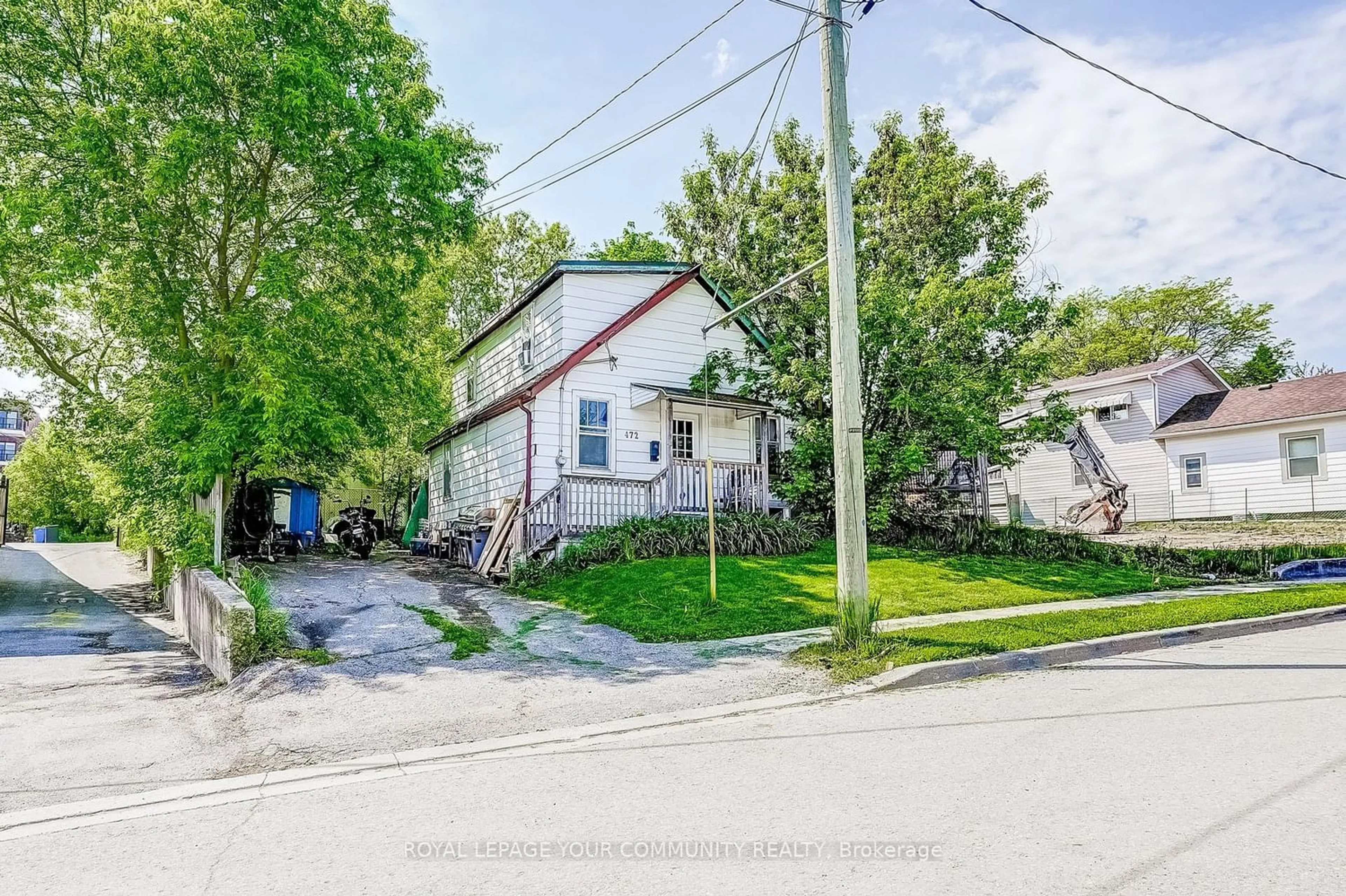 Street view for 472 Ontario St, Newmarket Ontario L3Y 2K7
