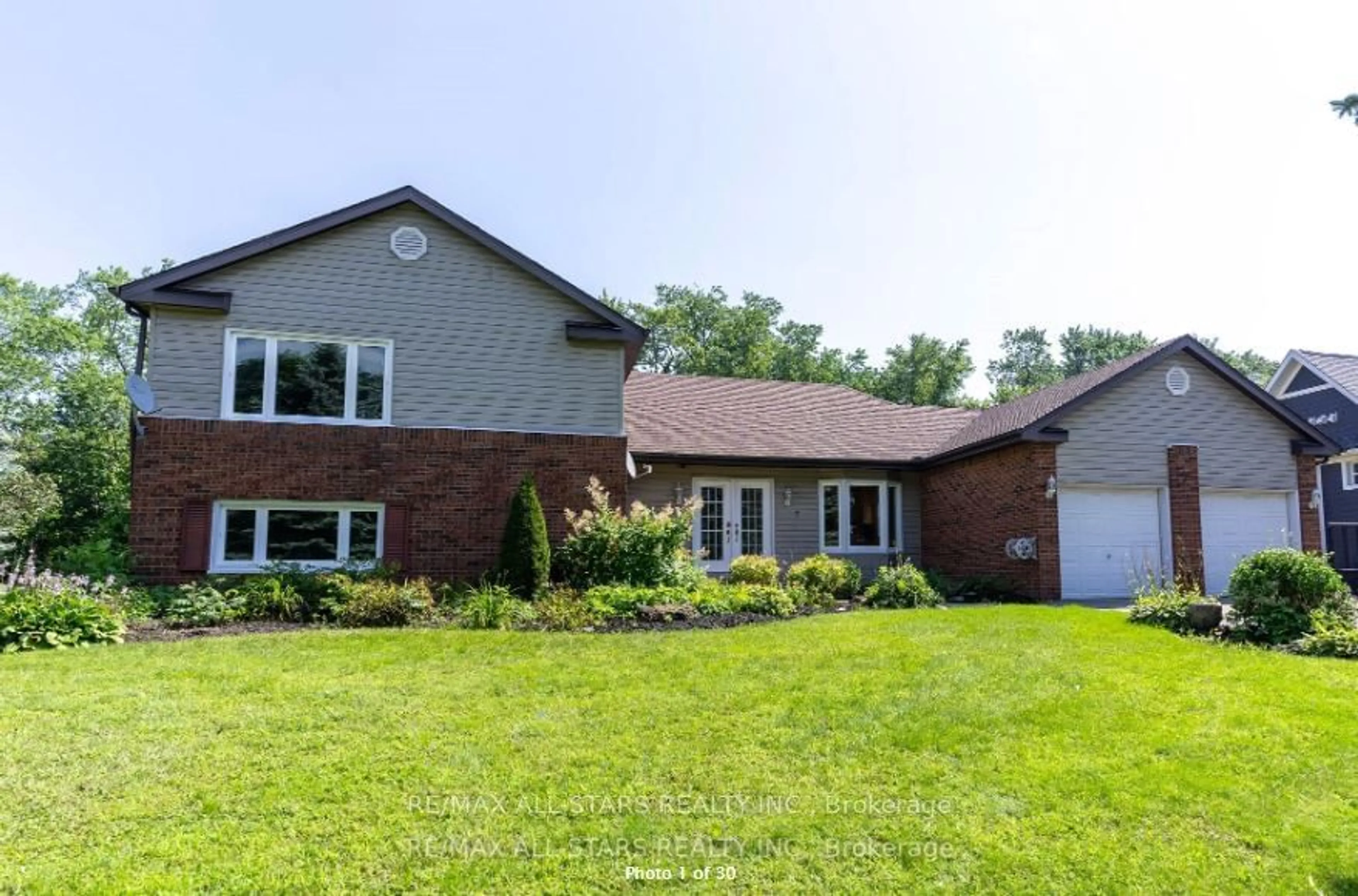 Frontside or backside of a home for 7 Hollinrake St, Whitchurch-Stouffville Ontario L4A 3H1