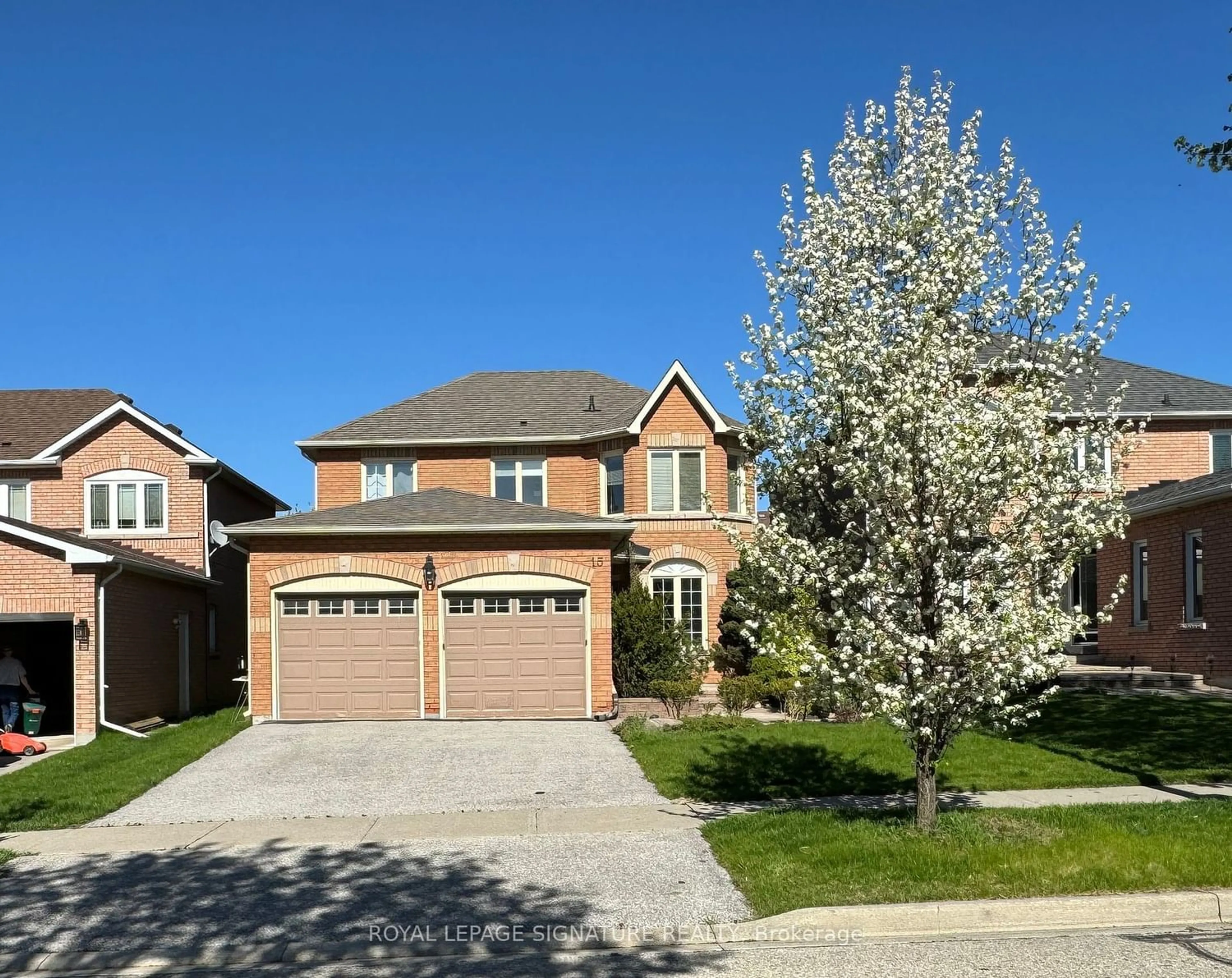 Home with brick exterior material for 15 Armon Ave, Vaughan Ontario L4J 8B1