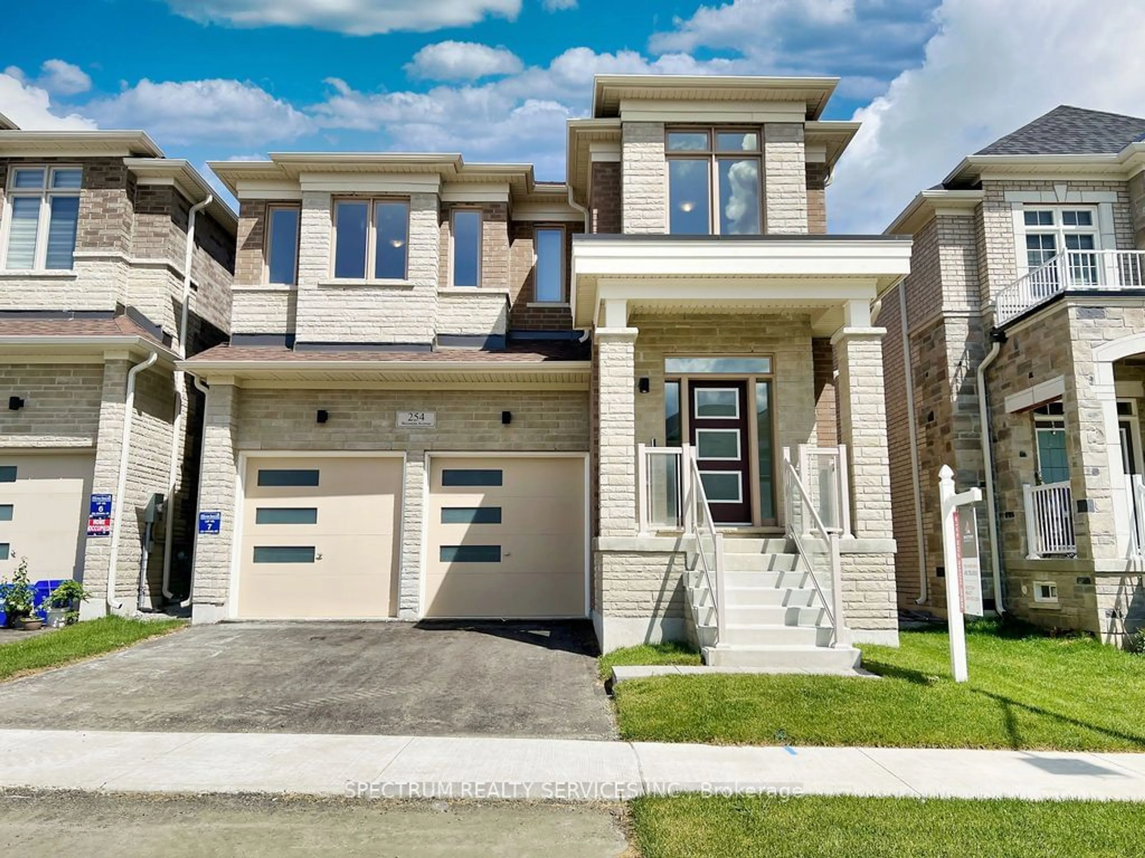 Frontside or backside of a home for 254 Wesmina Ave, Whitchurch-Stouffville Ontario L4A 5C2