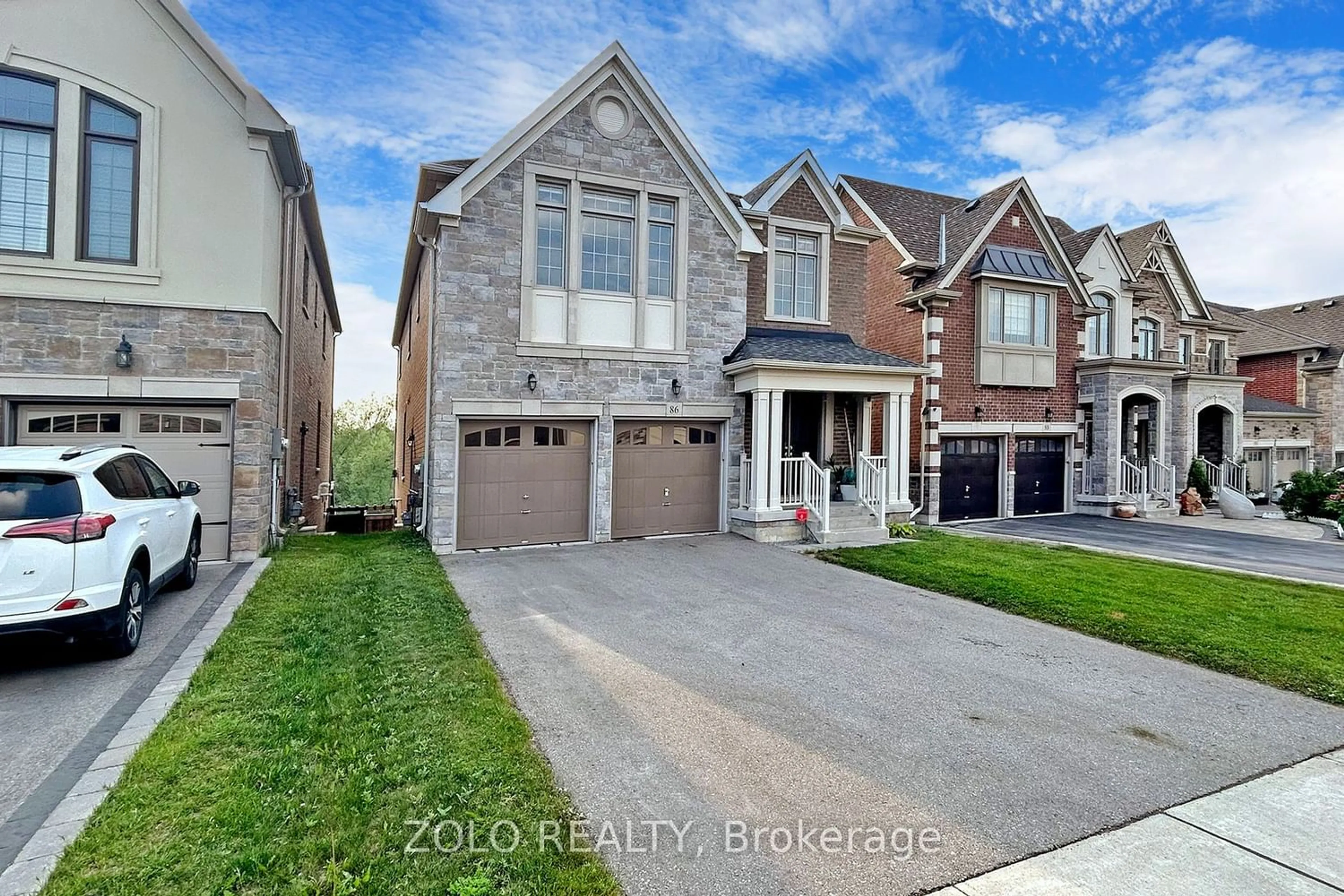 Frontside or backside of a home for 86 Briarfield Ave, East Gwillimbury Ontario L9N 0P4