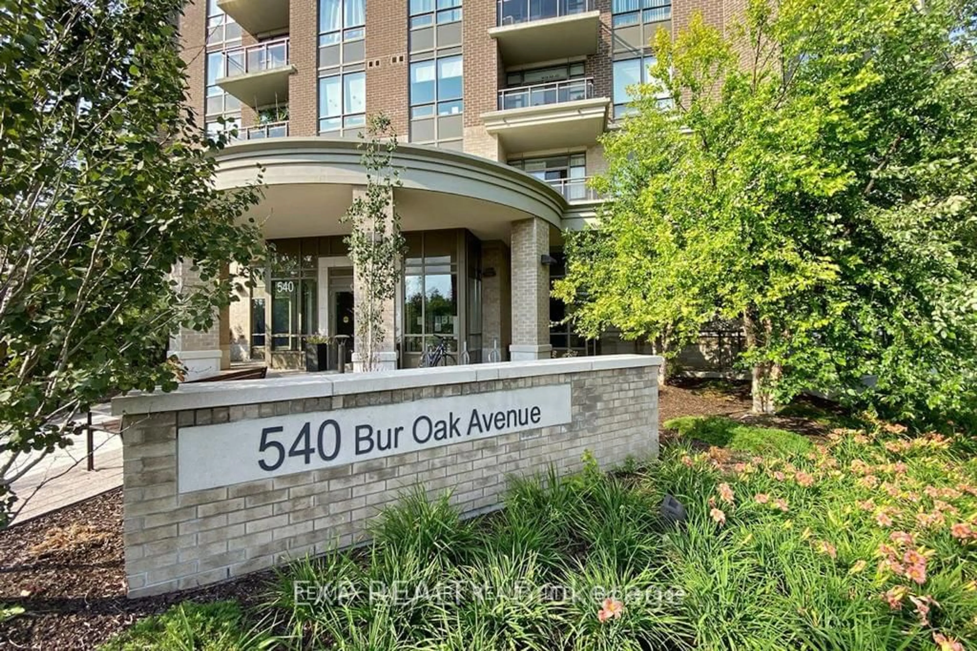 A pic from exterior of the house or condo for 540 Bur Oak Ave #606, Markham Ontario L6C 0Y2