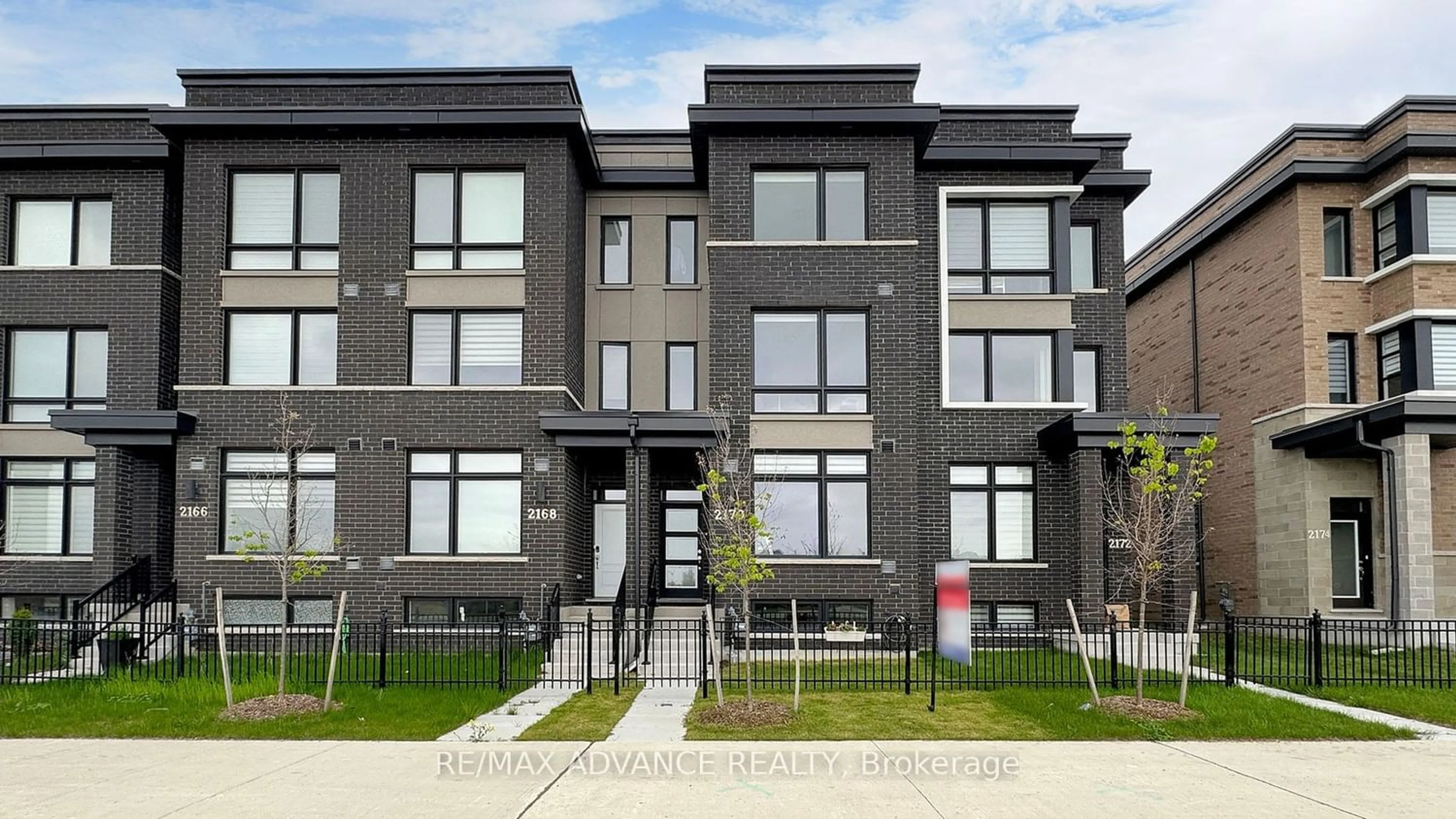 A pic from exterior of the house or condo for 2170 Donald Cousens Pkwy, Markham Ontario L6B 1N9