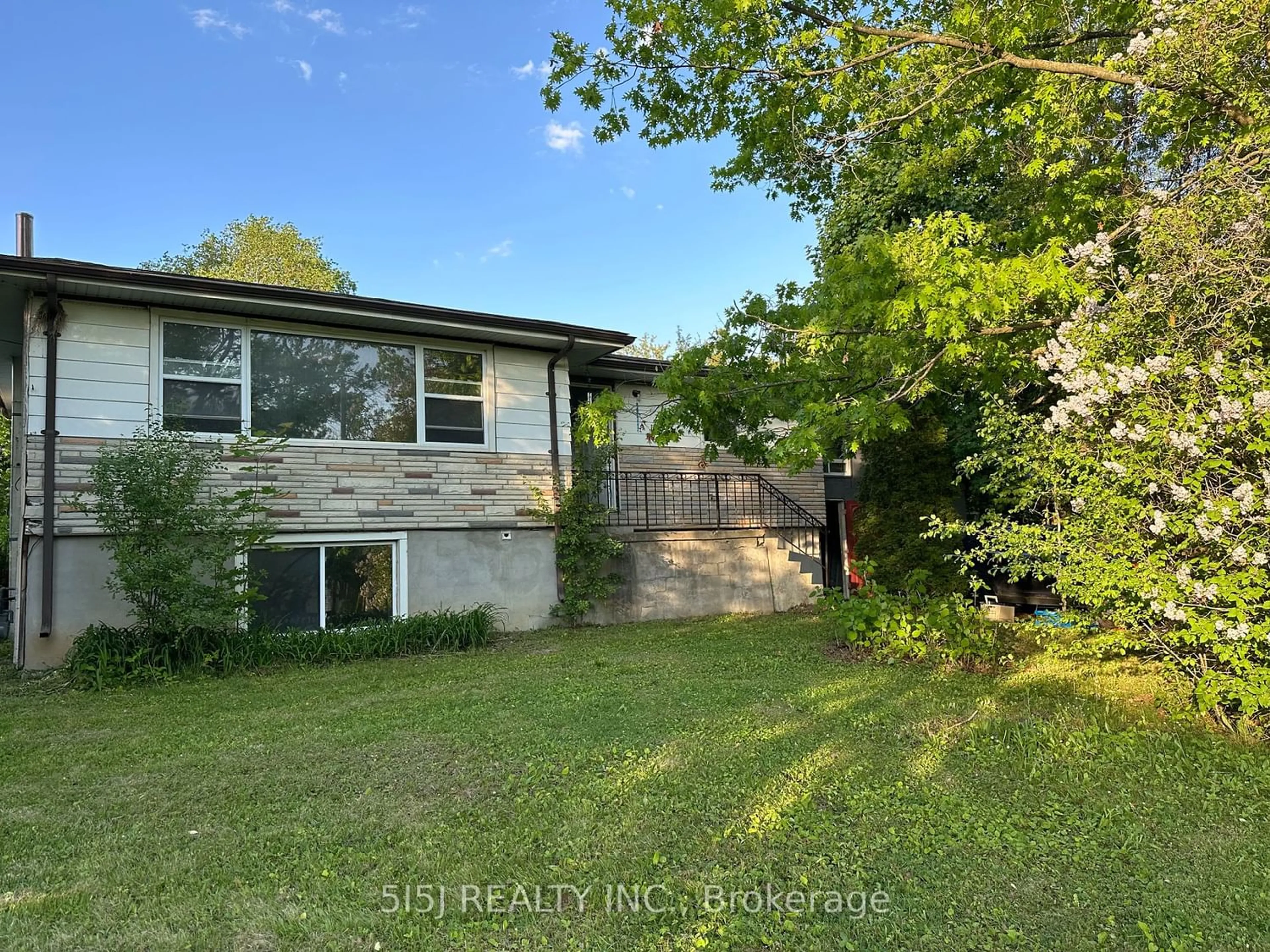 Frontside or backside of a home for 13 Schomberg Rd, Richmond Hill Ontario L4E 2T7