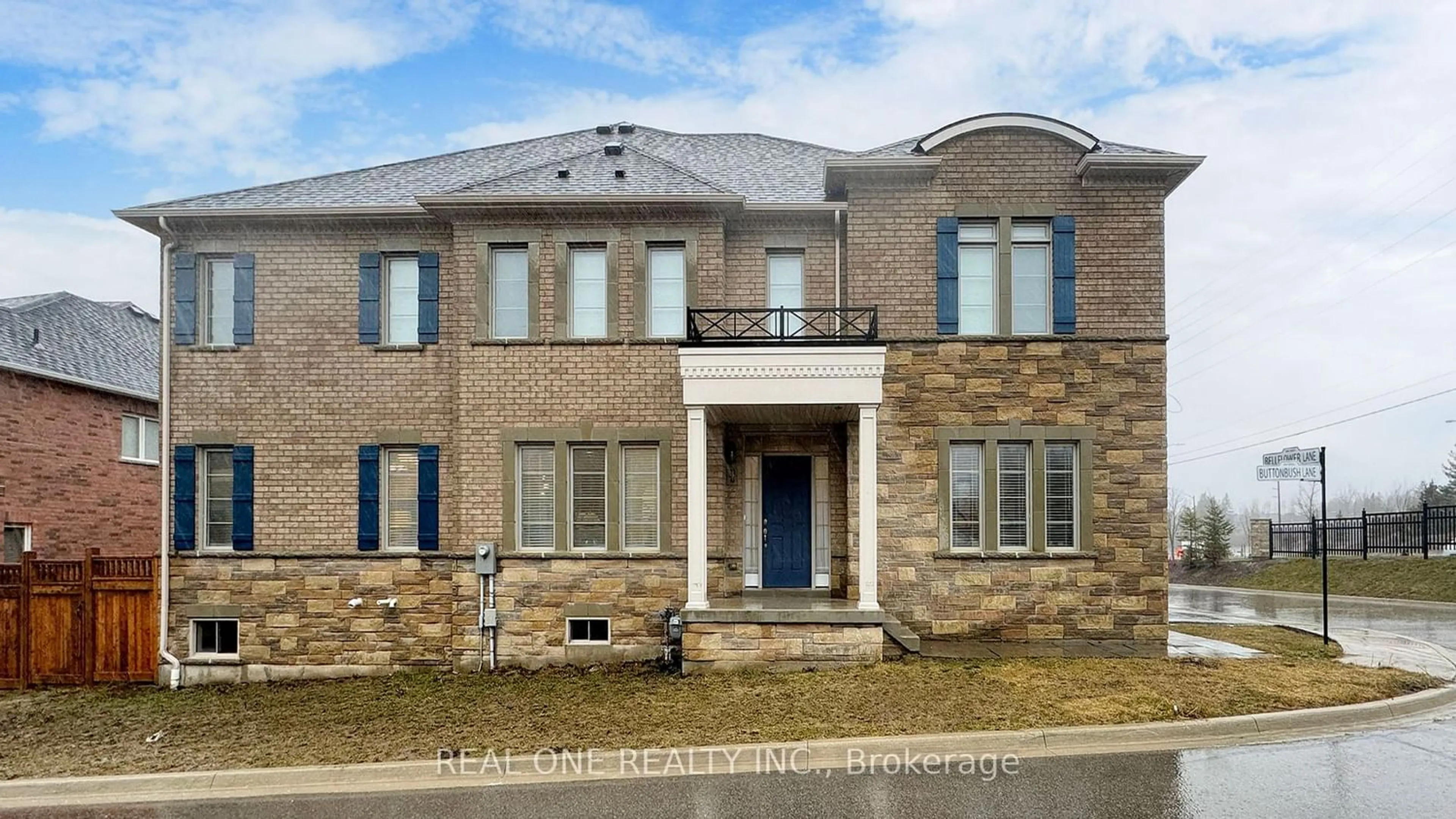Home with brick exterior material for 33 Bellflower Lane, Richmond Hill Ontario L4E 1E7