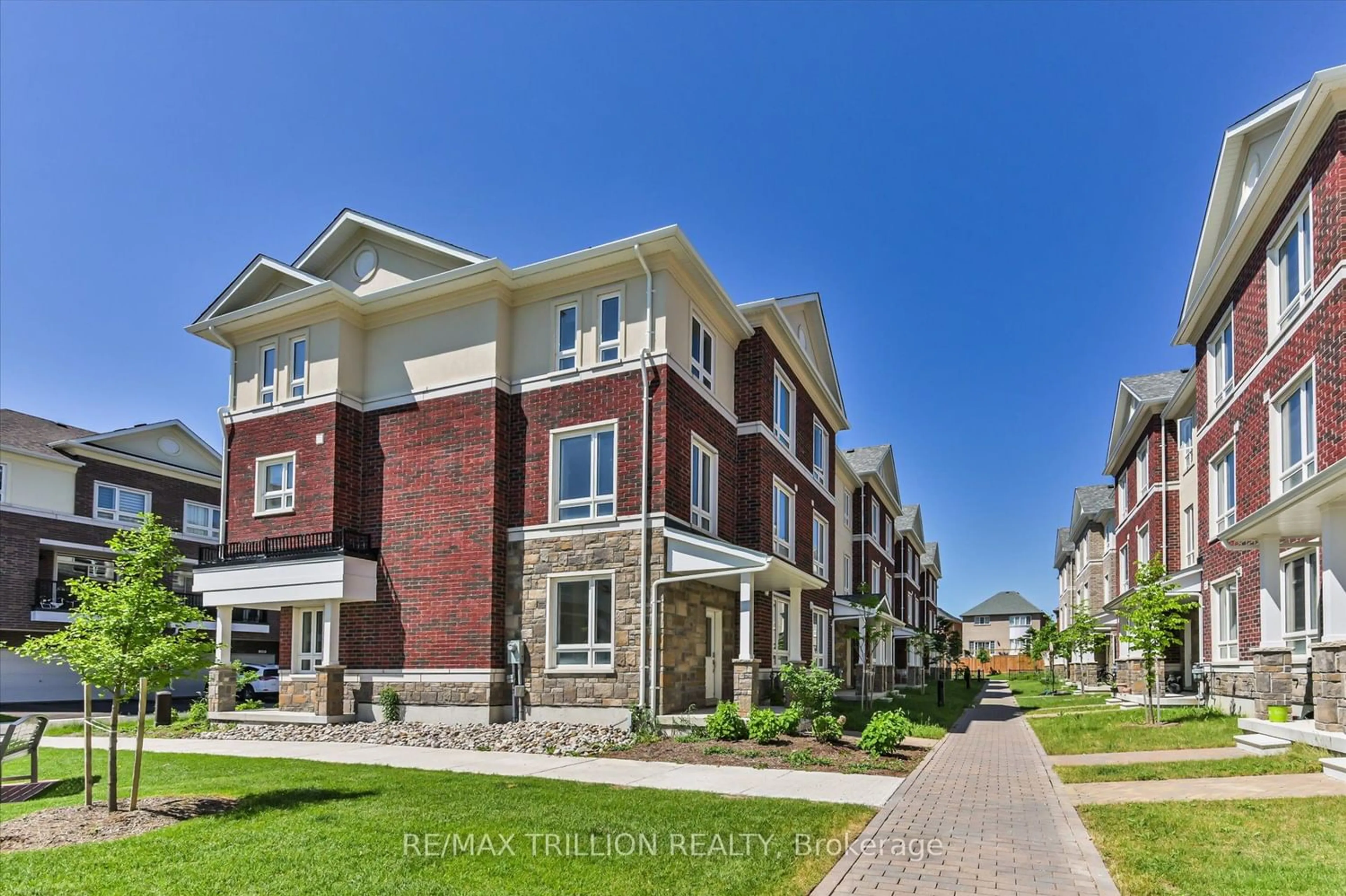 A pic from exterior of the house or condo for 22 Imperial College Lane, Markham Ontario L6E 0V6