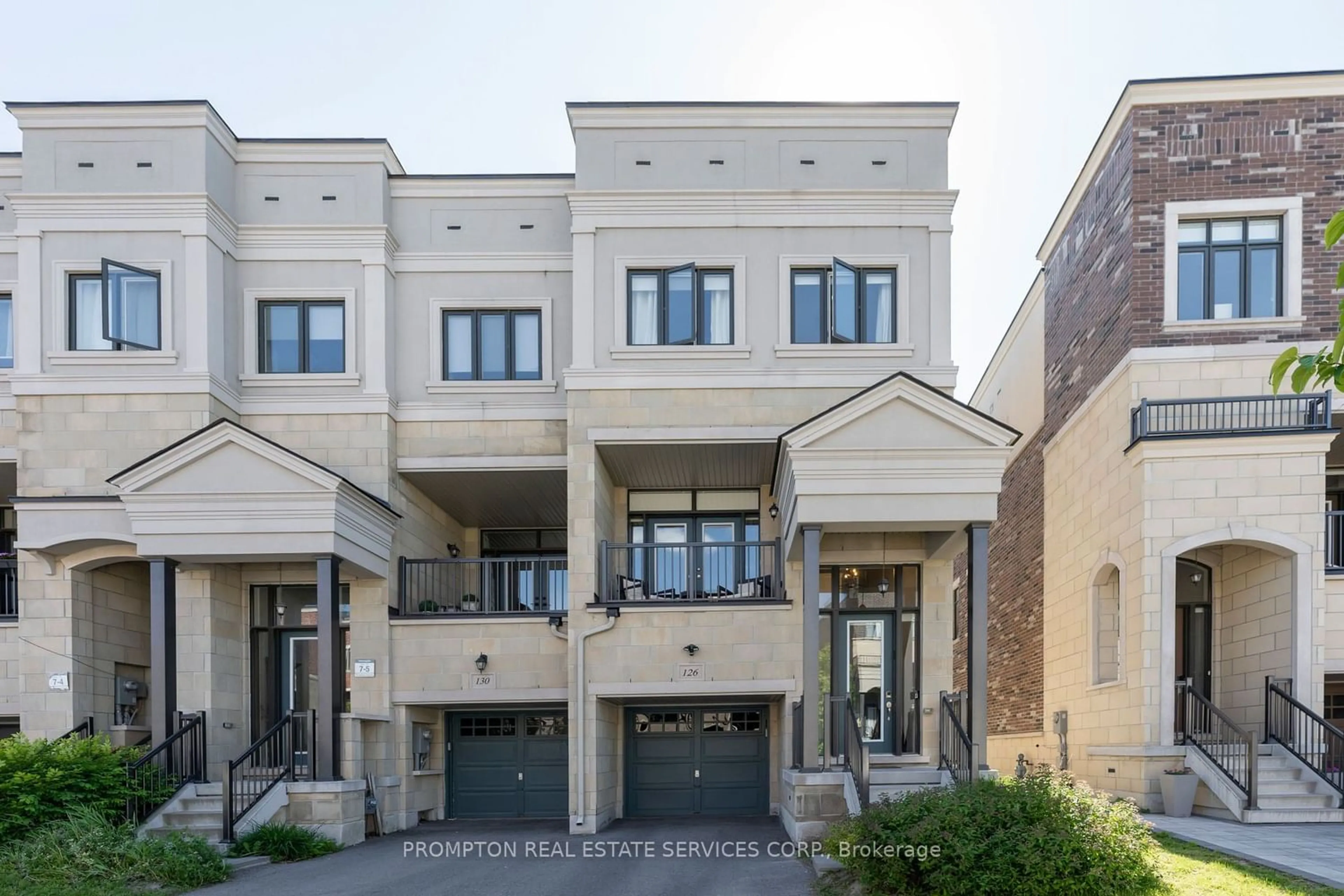 A pic from exterior of the house or condo for 126 Arianna Cres, Vaughan Ontario L6A 4Z9