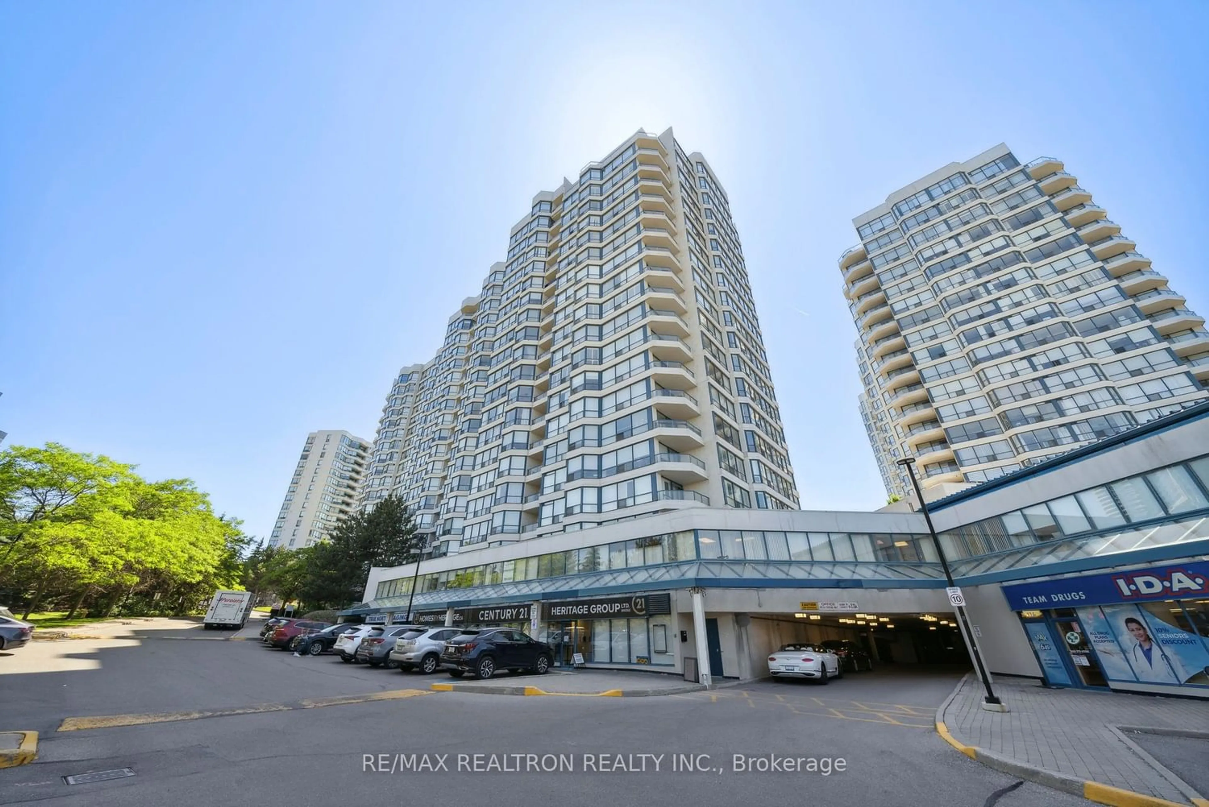 A pic from exterior of the house or condo for 7300 Yonge St #1212, Vaughan Ontario L4J 7Y5