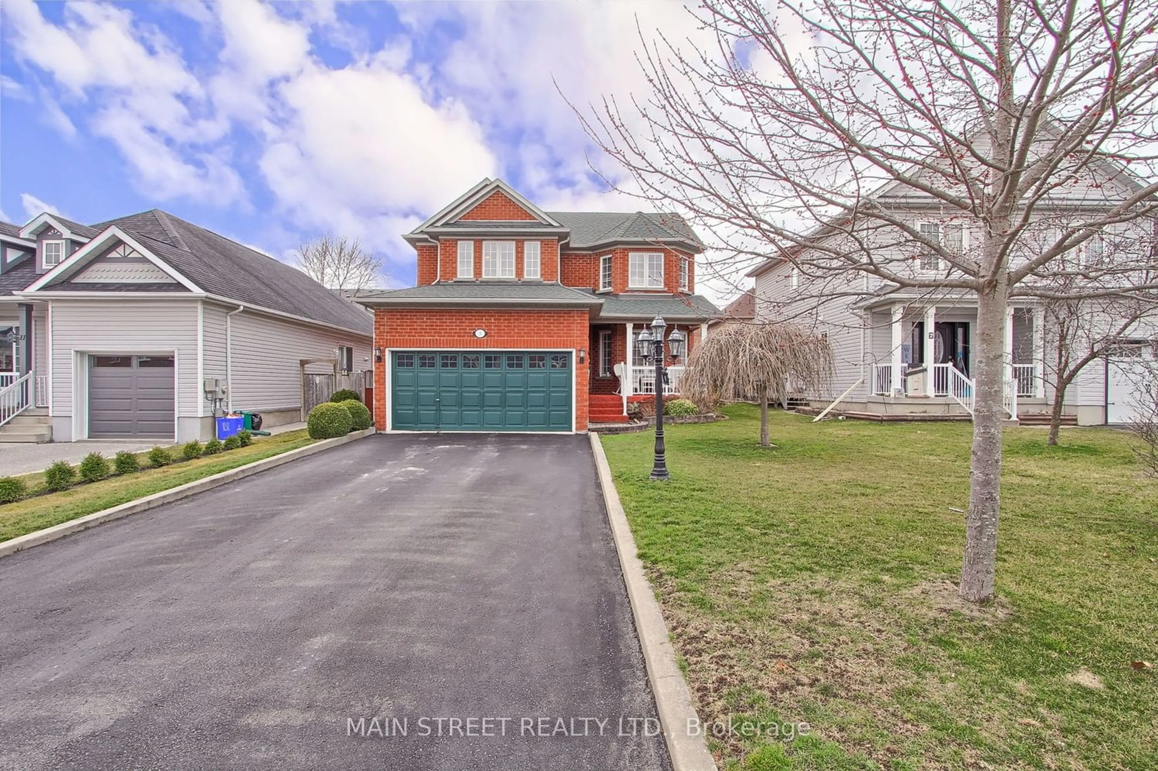 Frontside or backside of a home for 9 Silverstone Cres, Georgina Ontario L4P 4A5