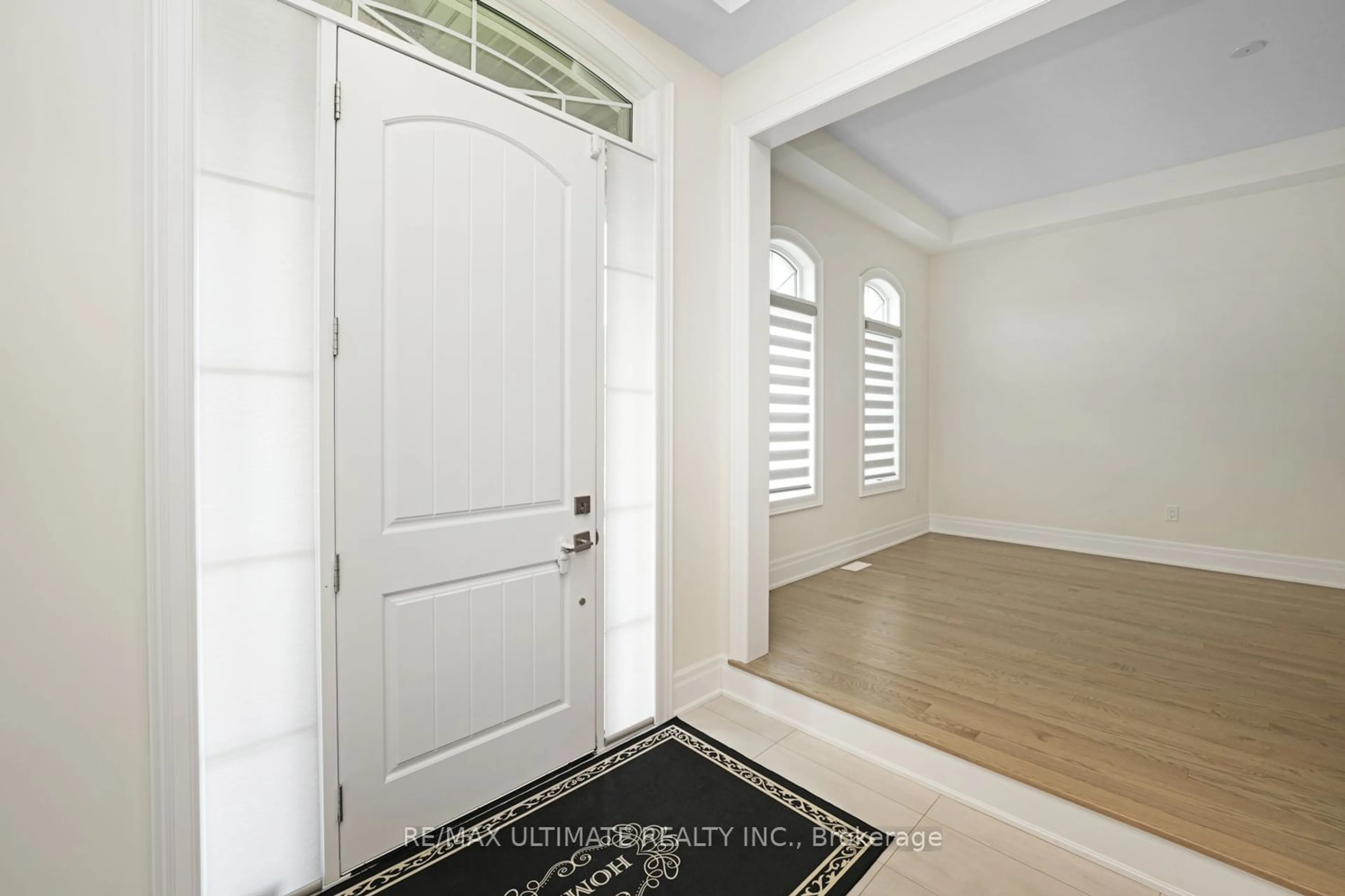 Indoor entryway for 151 Ballantyne Blvd, Vaughan Ontario L3L 0E6