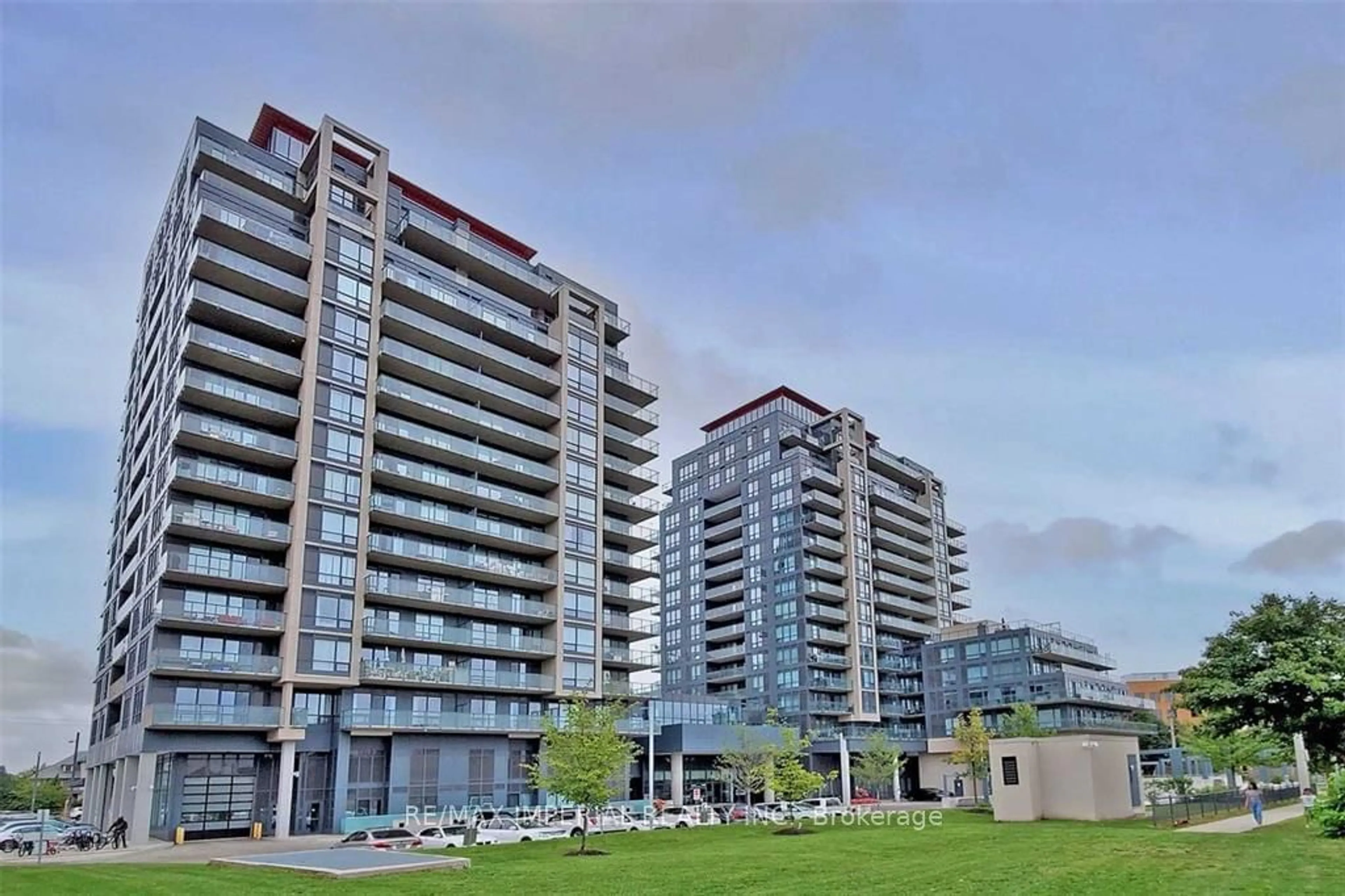 A pic from exterior of the house or condo for 9088 Yonge St #607A, Richmond Hill Ontario L4C 0Y6