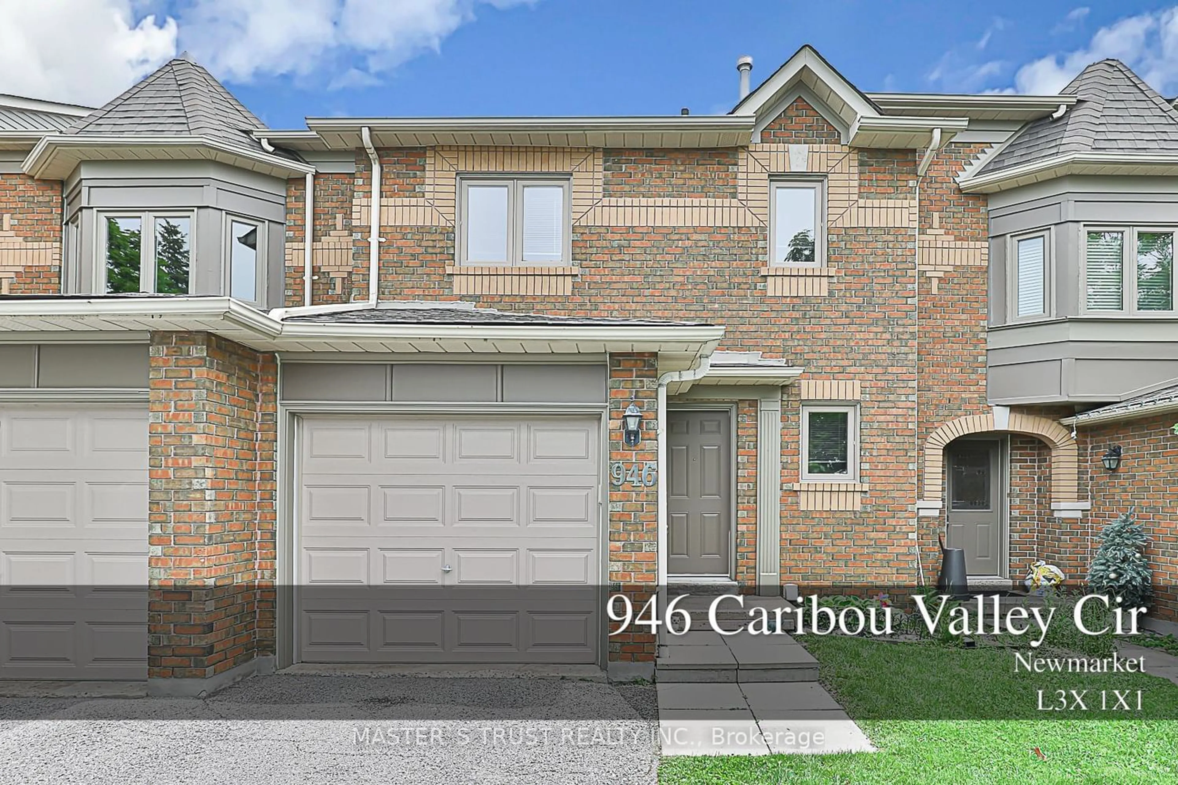 A pic from exterior of the house or condo for 946 Caribou Valley Circ, Newmarket Ontario L3X 1X1