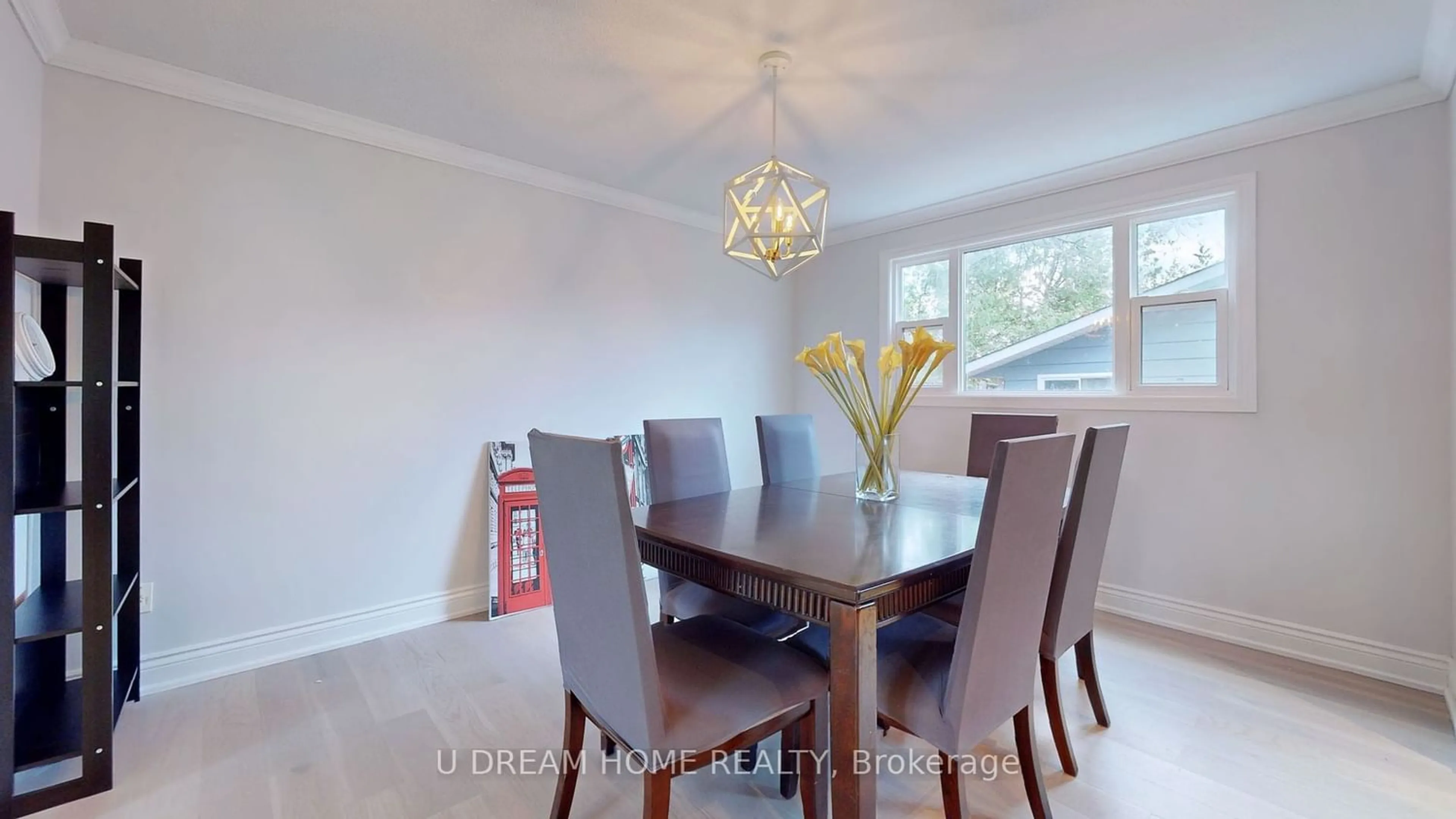 Dining room, wood/laminate floor for 85 Lake Dr, Georgina Ontario L4P 3E9