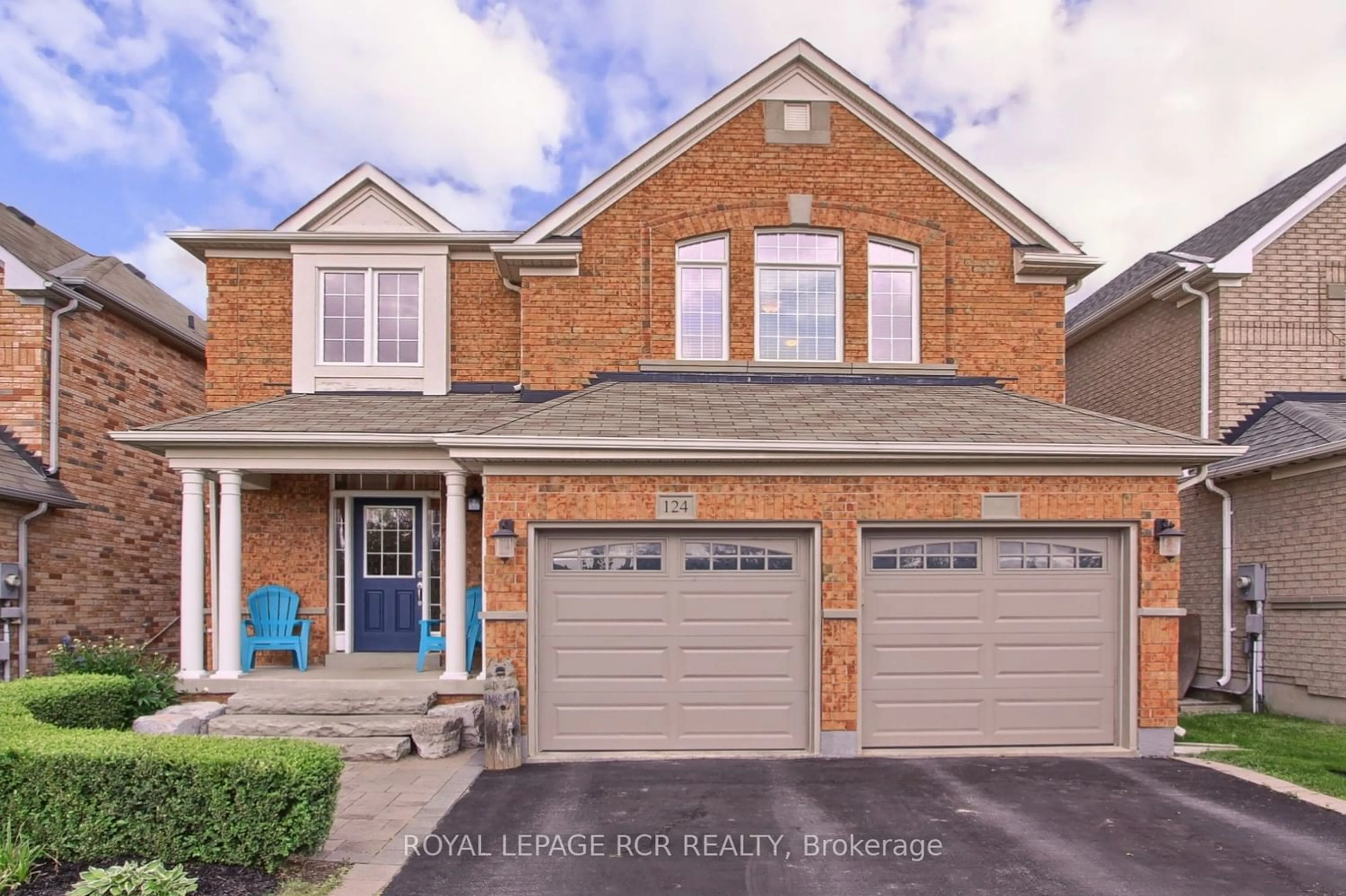 Frontside or backside of a home for 124 Downy Emerald Dr, Bradford West Gwillimbury Ontario L3Z 0E7