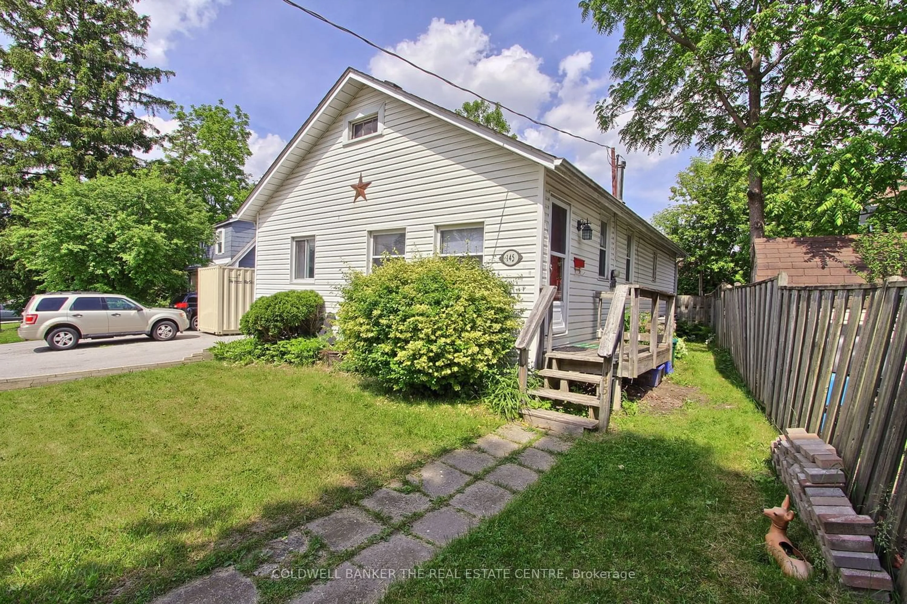 Frontside or backside of a home for 145 Wesley St, Newmarket Ontario L3Y 3N9