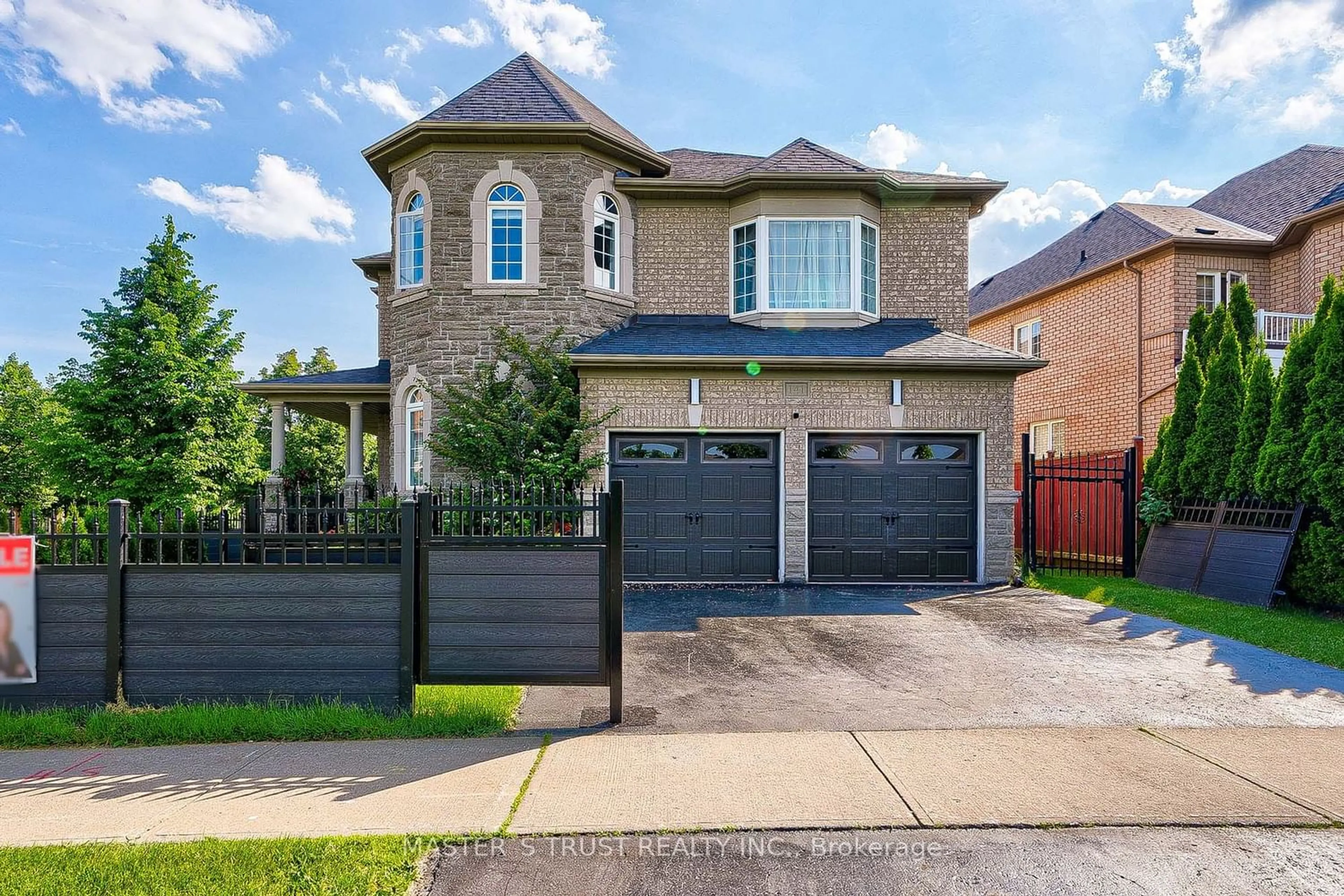 Home with brick exterior material for 141 Tower Hill Rd, Richmond Hill Ontario L4E 4L9