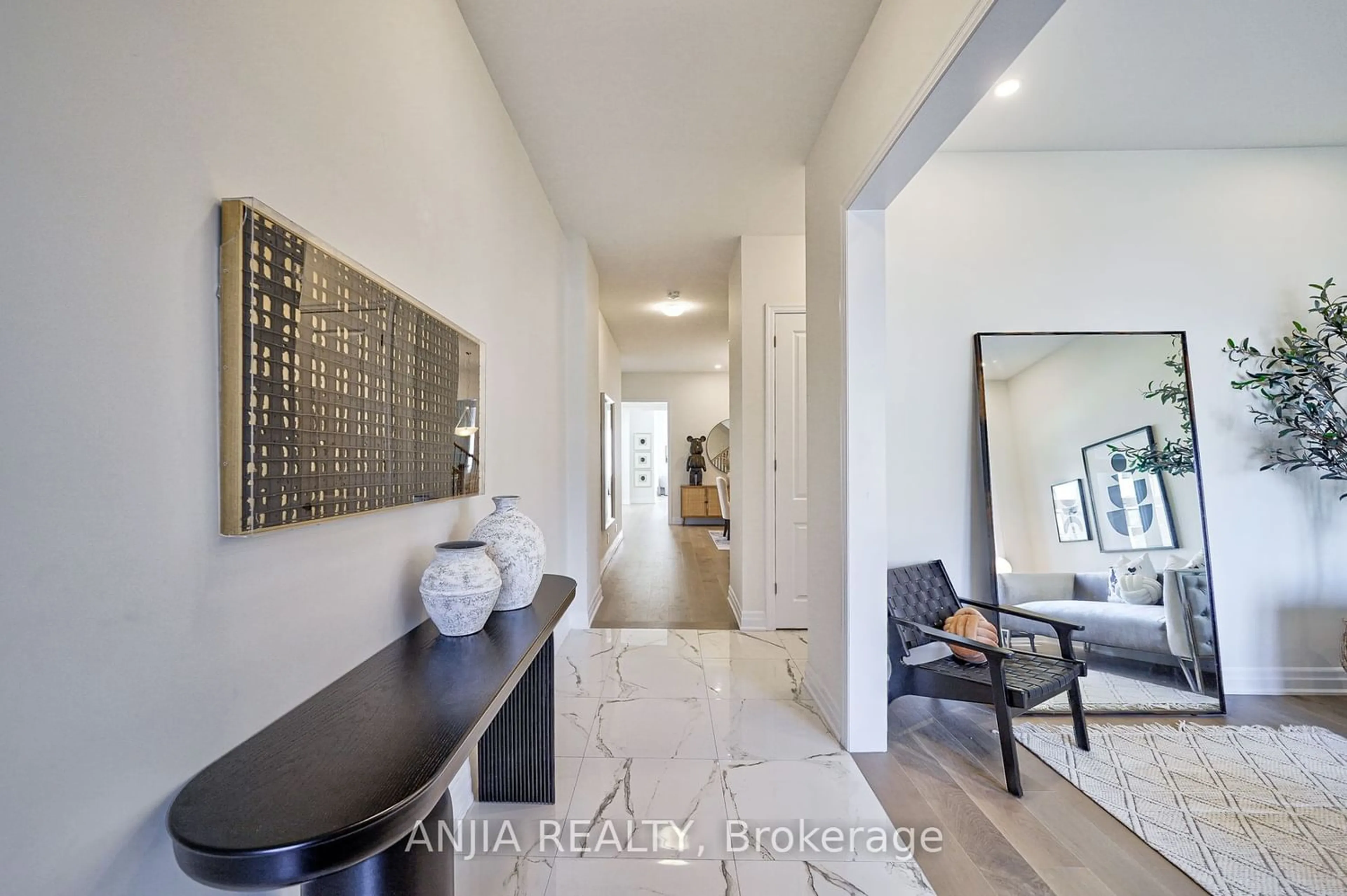 Indoor entryway for 230 Yorkton Blvd, Markham Ontario L6C 3J6