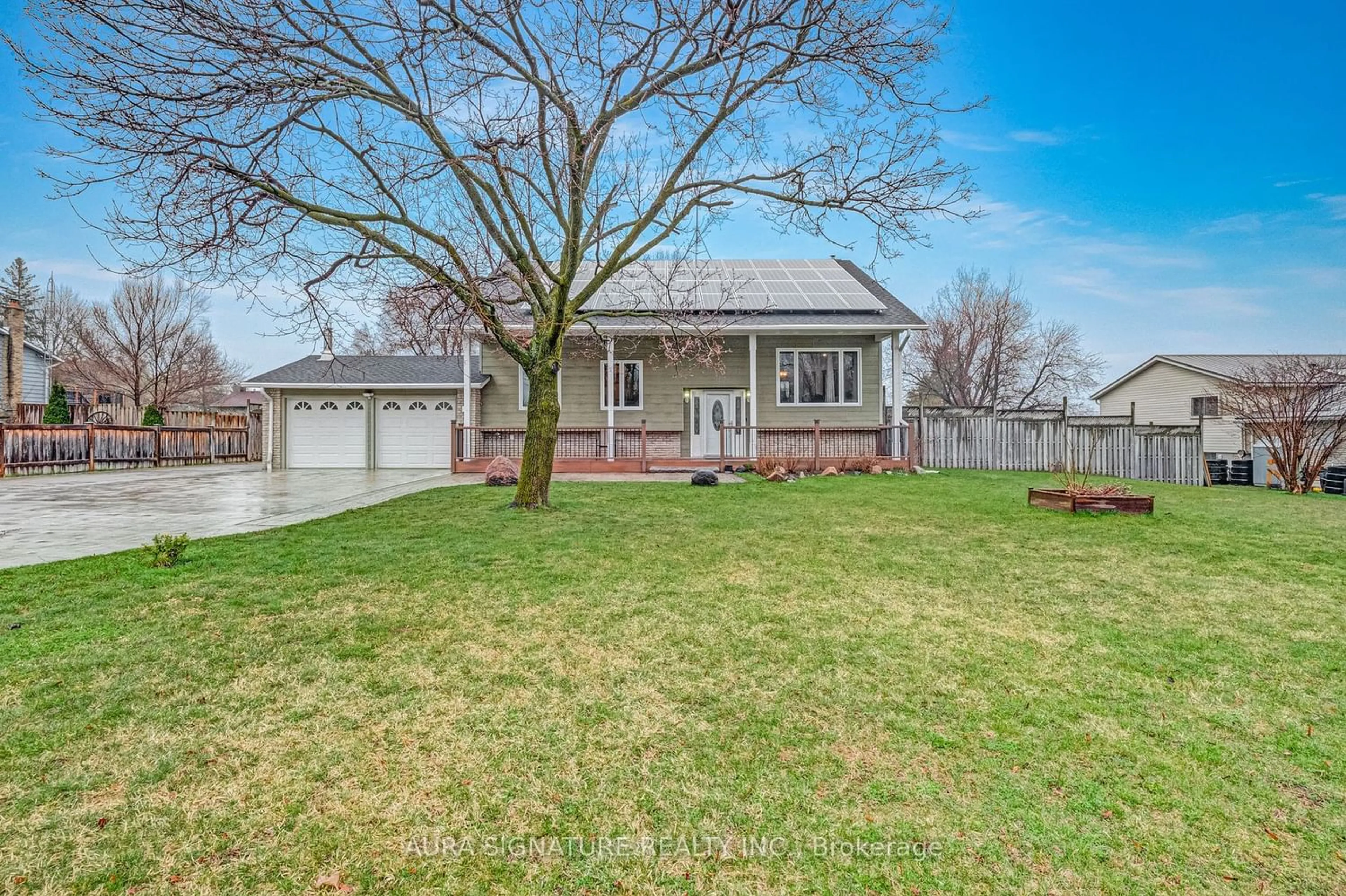 Frontside or backside of a home, the fenced backyard for 4 Jamieson Dr, Adjala-Tosorontio Ontario L0N 1R0