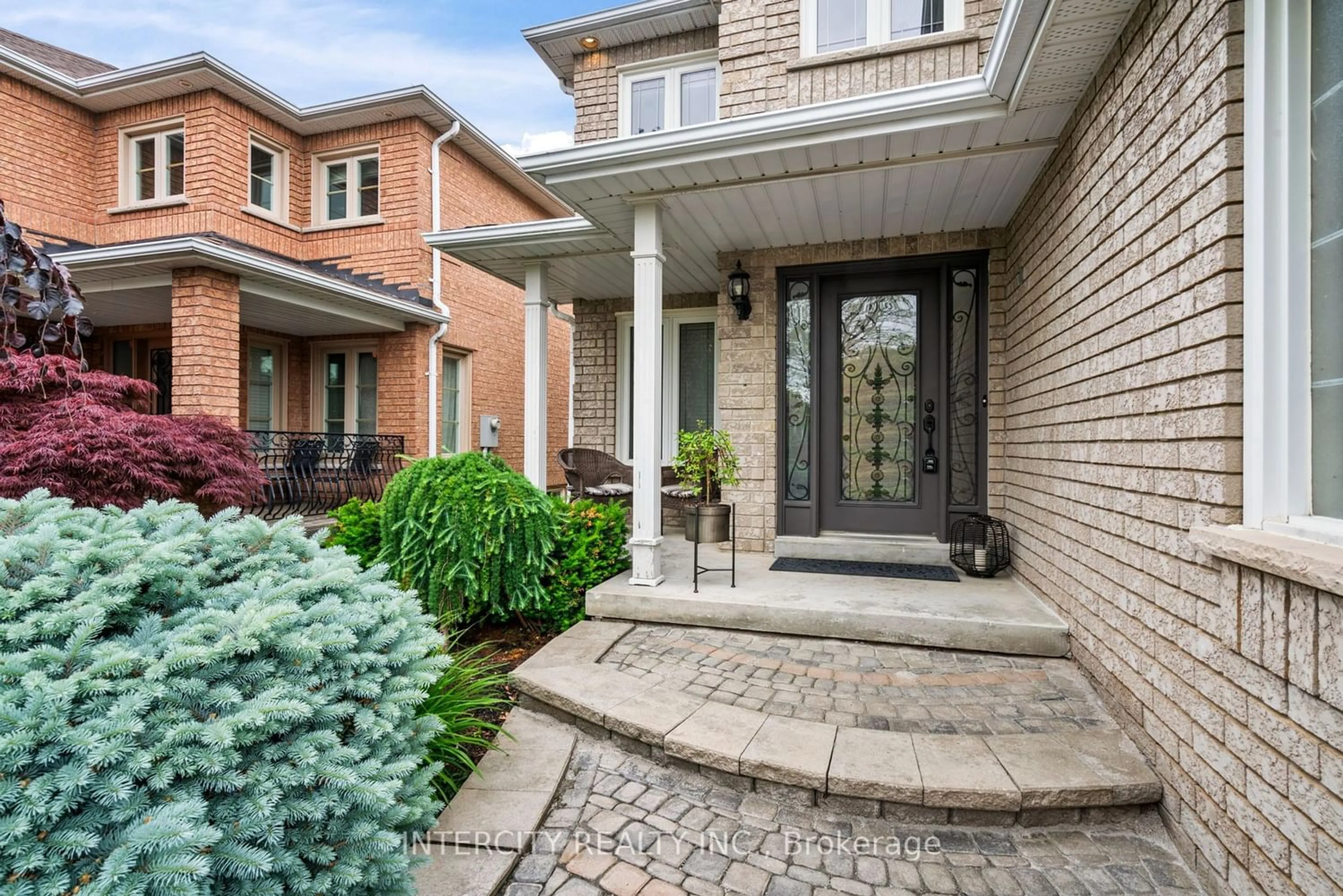 Home with brick exterior material for 414 Cunningham Dr, Vaughan Ontario L6A 2G6