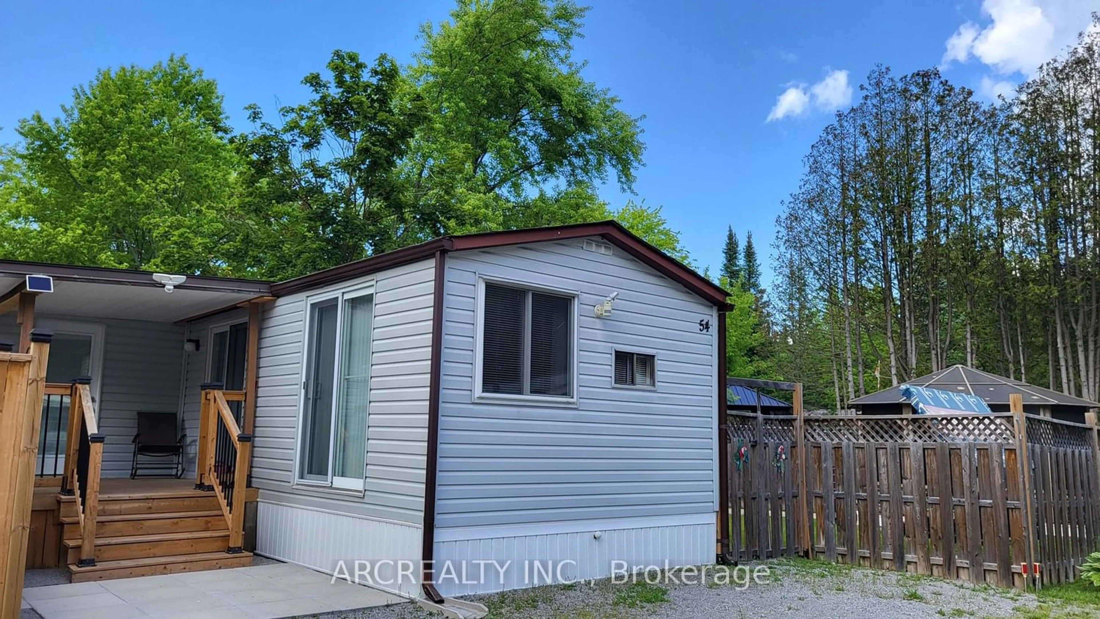 Shed for 54 Horseshoe Circ, Georgina Ontario L0E 1N0