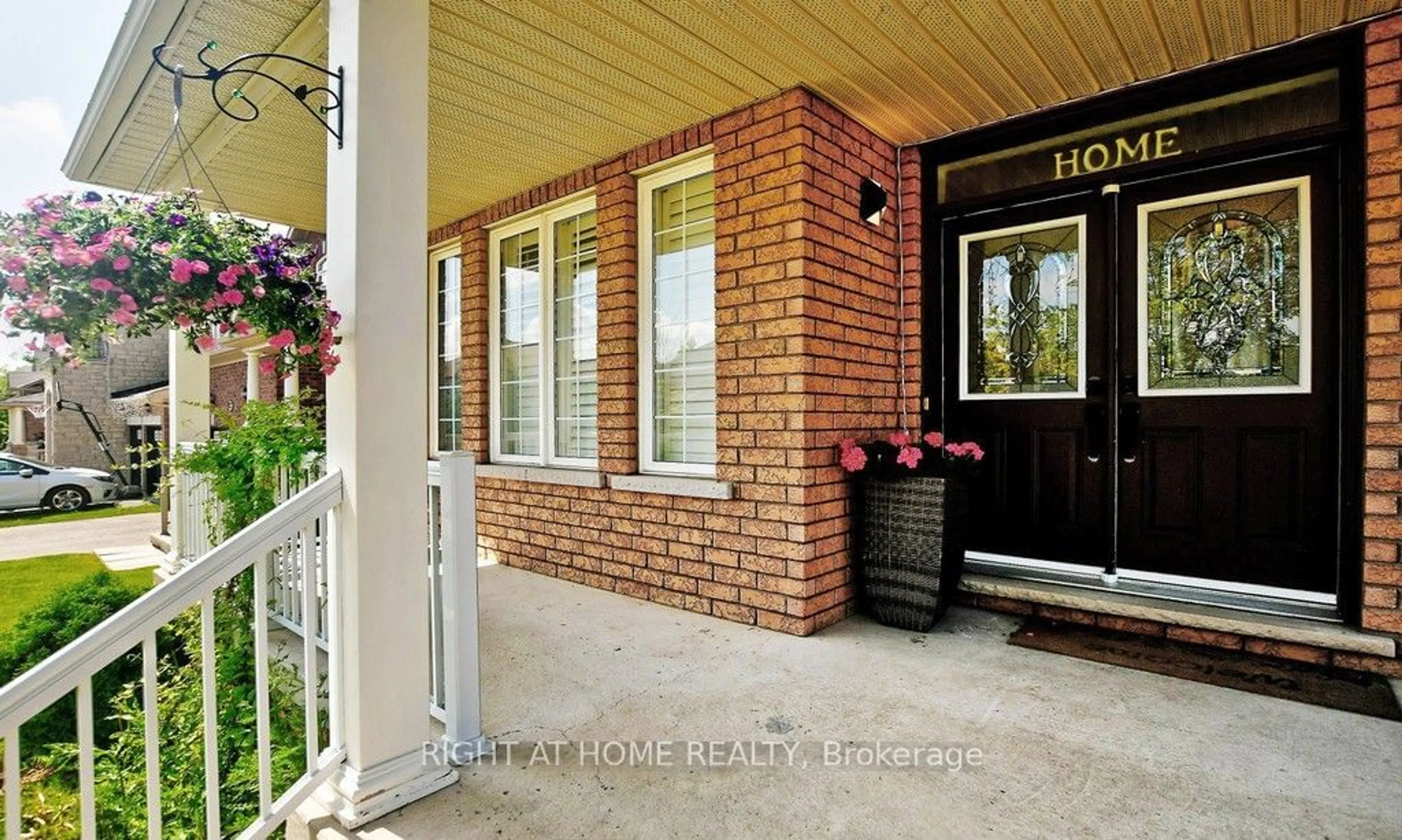 Home with brick exterior material for 18 Halldorson Ave, Aurora Ontario L4G 7Z2