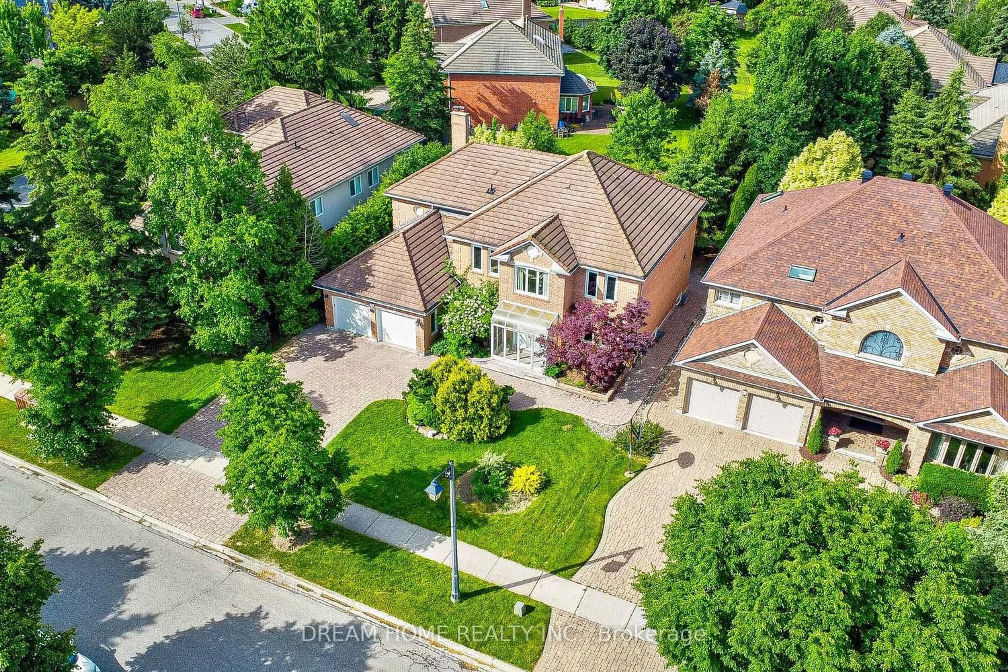 Frontside or backside of a home for 38 Glenarden Cres, Richmond Hill Ontario L4B 2G8