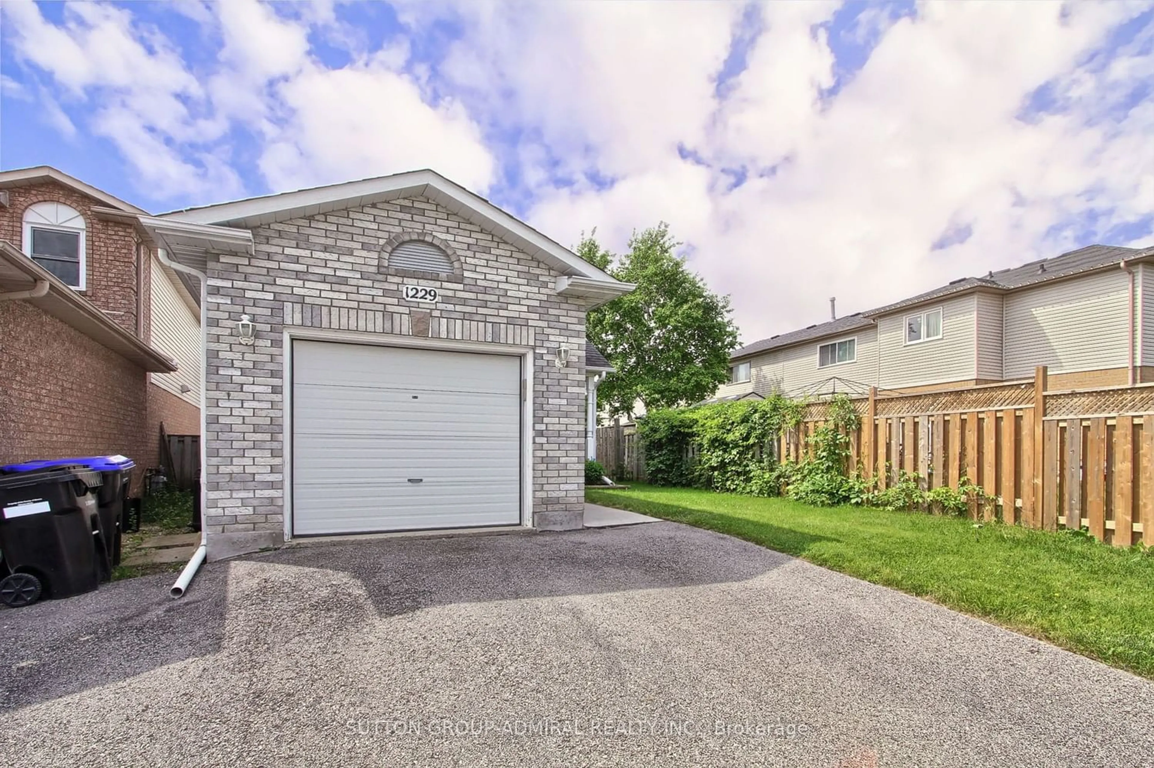 Frontside or backside of a home for 1229 Benson St, Innisfil Ontario L9S 1Y5