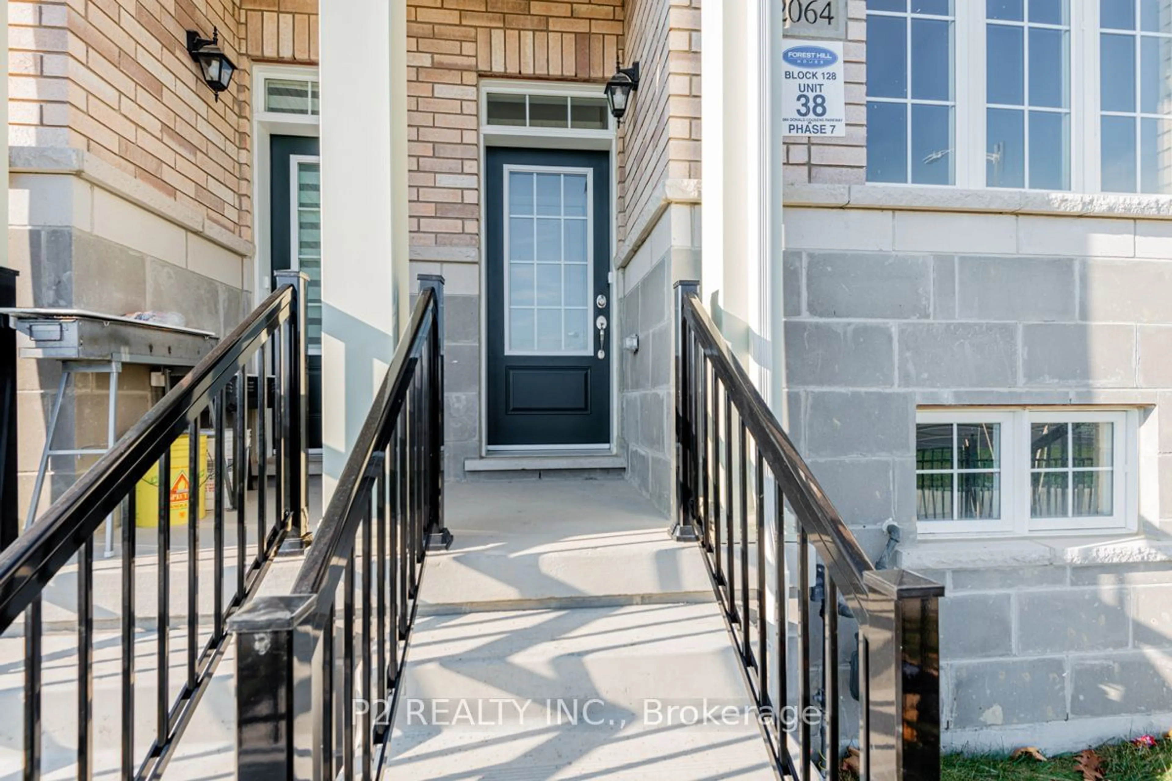 Indoor entryway for 2064 Donald Cousens Pkwy, Markham Ontario L6B 0Z3