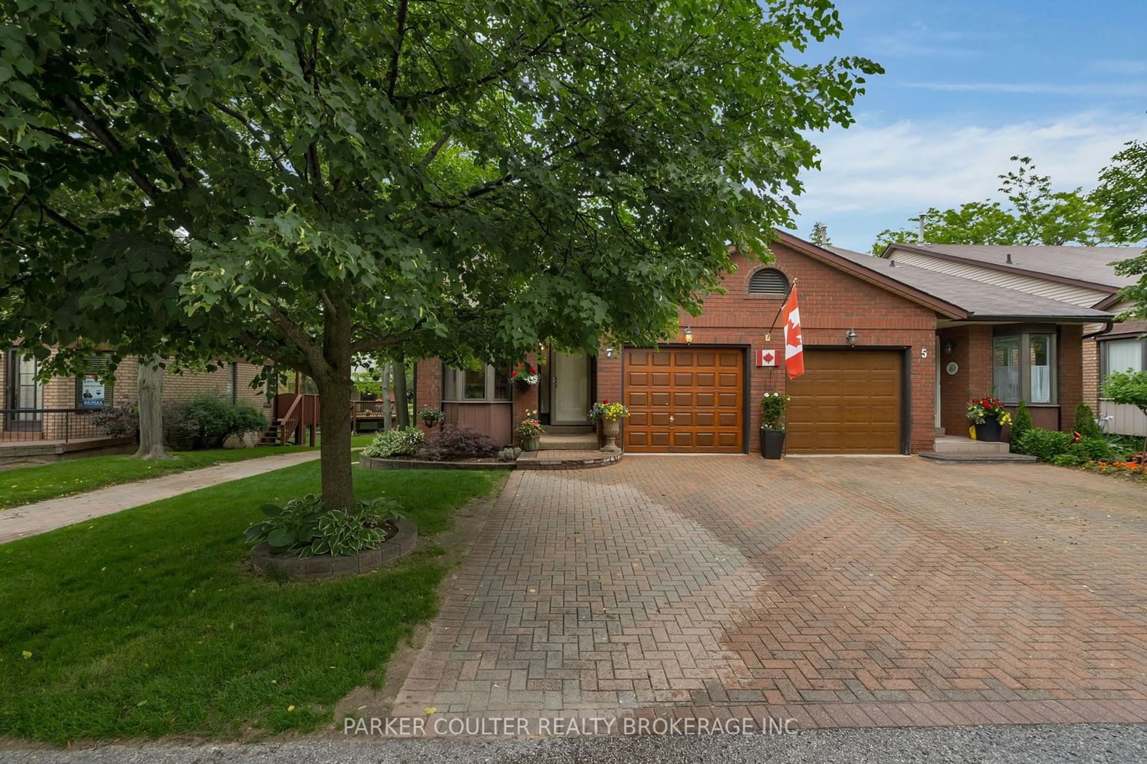 Home with brick exterior material for 7 Briarwood Dr #31, New Tecumseth Ontario L9R 1S2