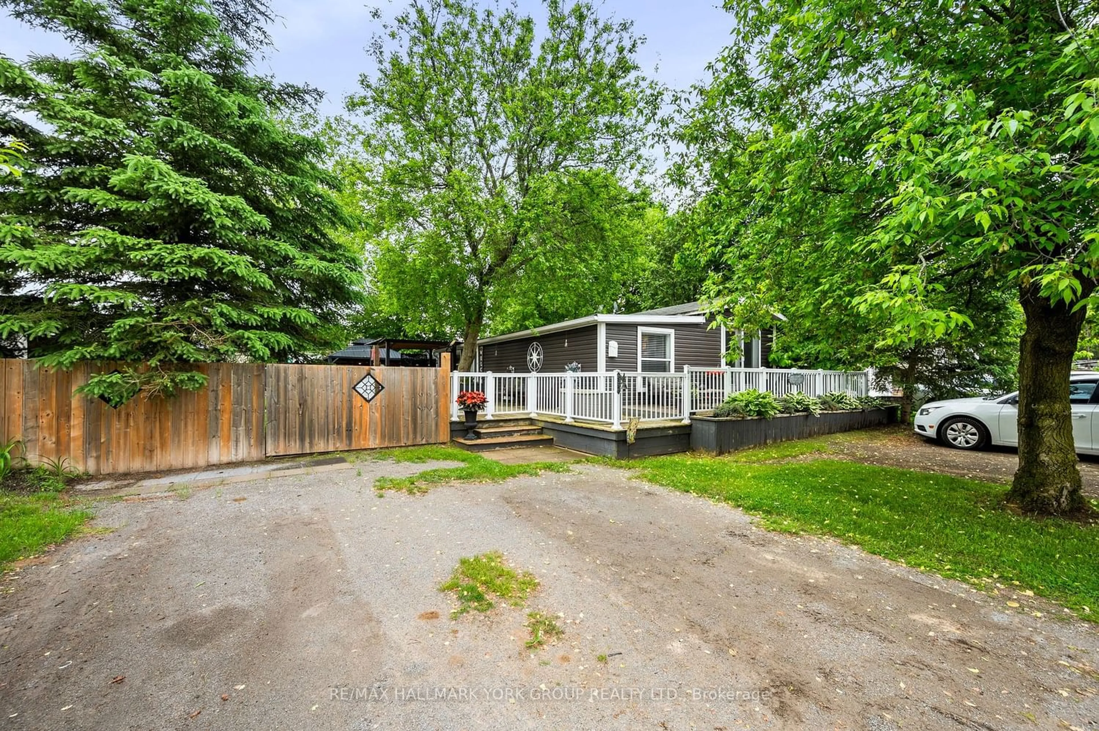 Cottage for 21469 ON-48, East Gwillimbury Ontario L0G 1M0