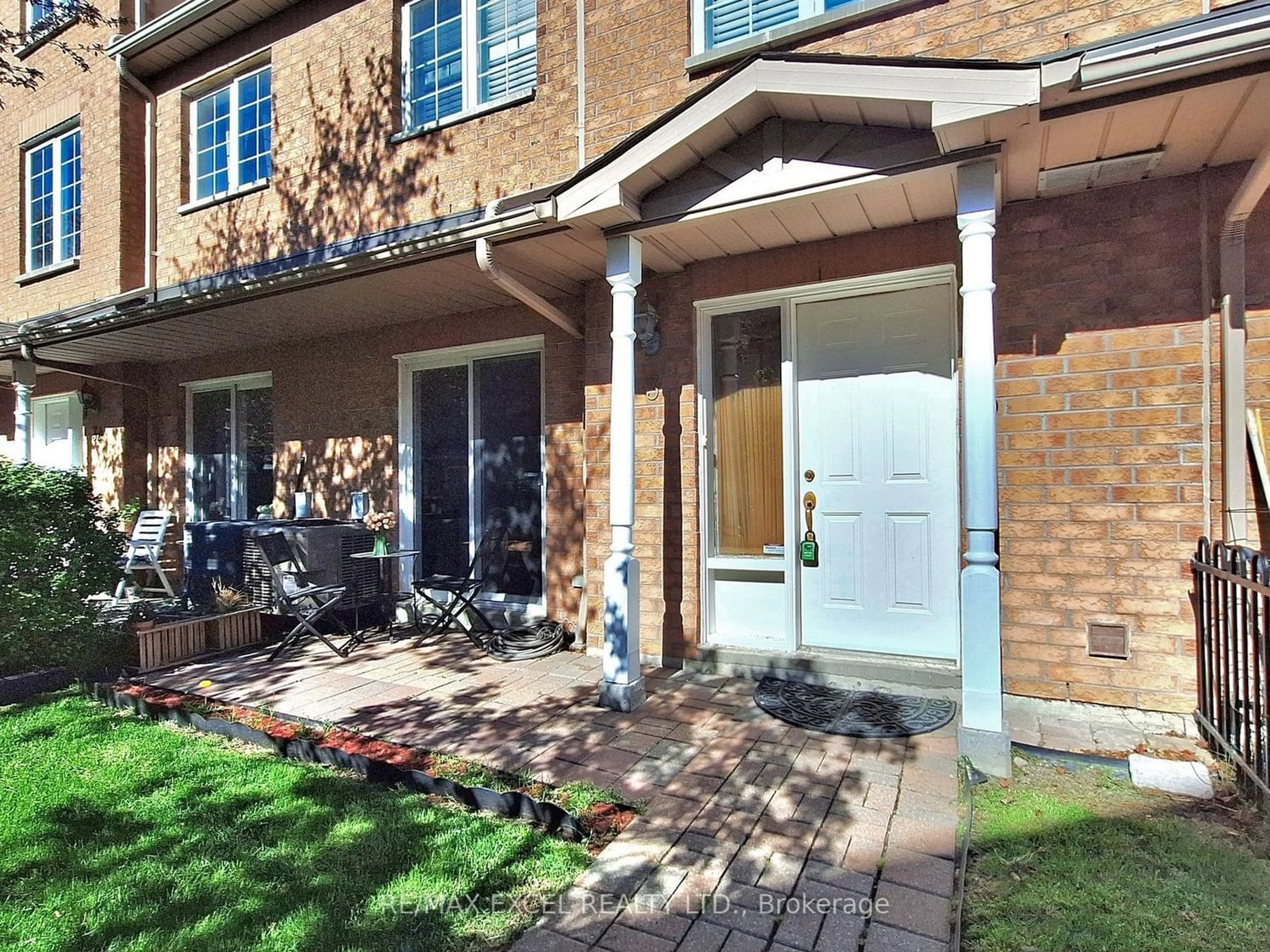 A pic from exterior of the house or condo for 14 Cox Blvd #3, Markham Ontario L3R 4G4