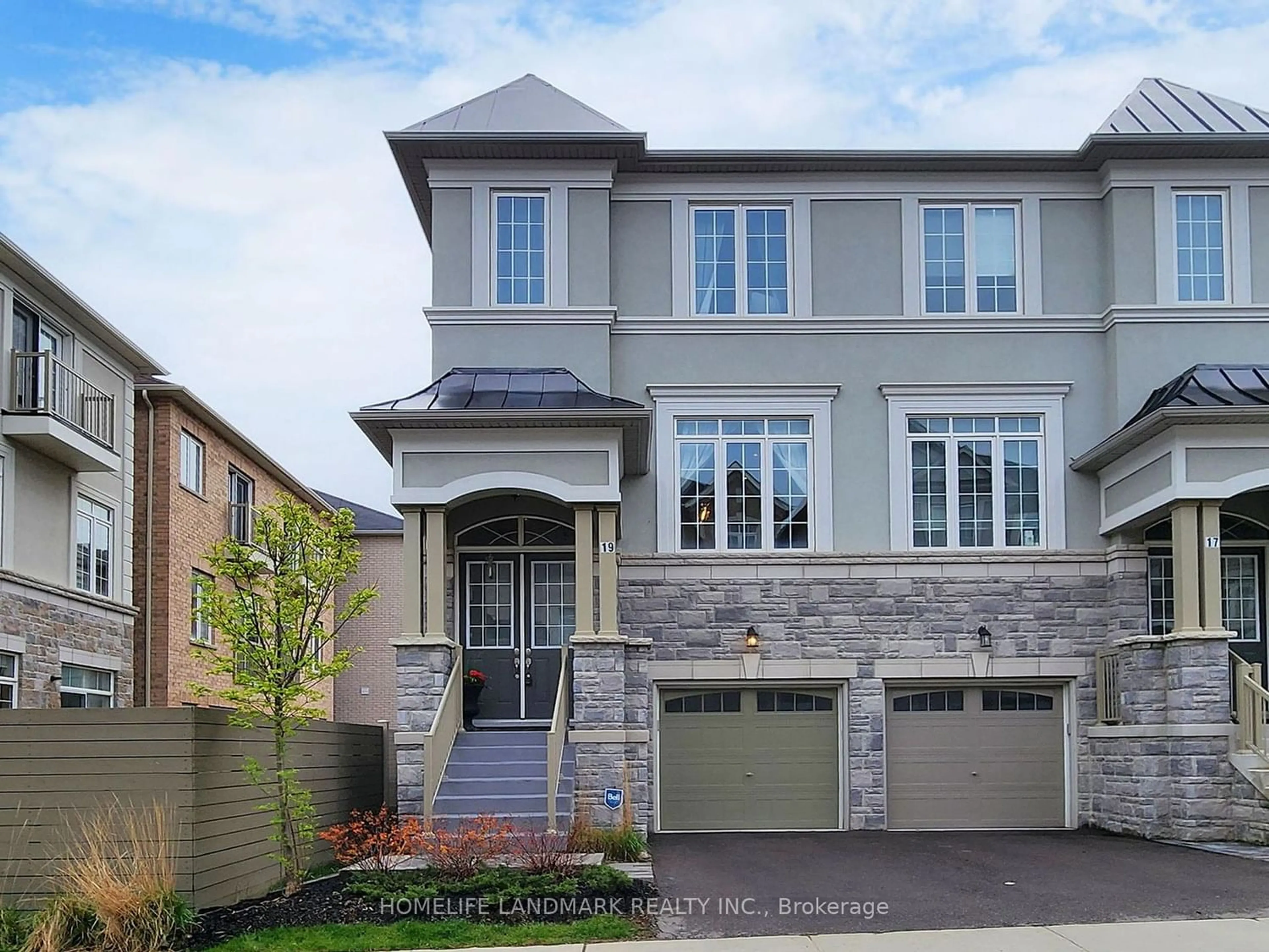 Home with brick exterior material for 19 Lasalle Lane, Richmond Hill Ontario L4C 7V6