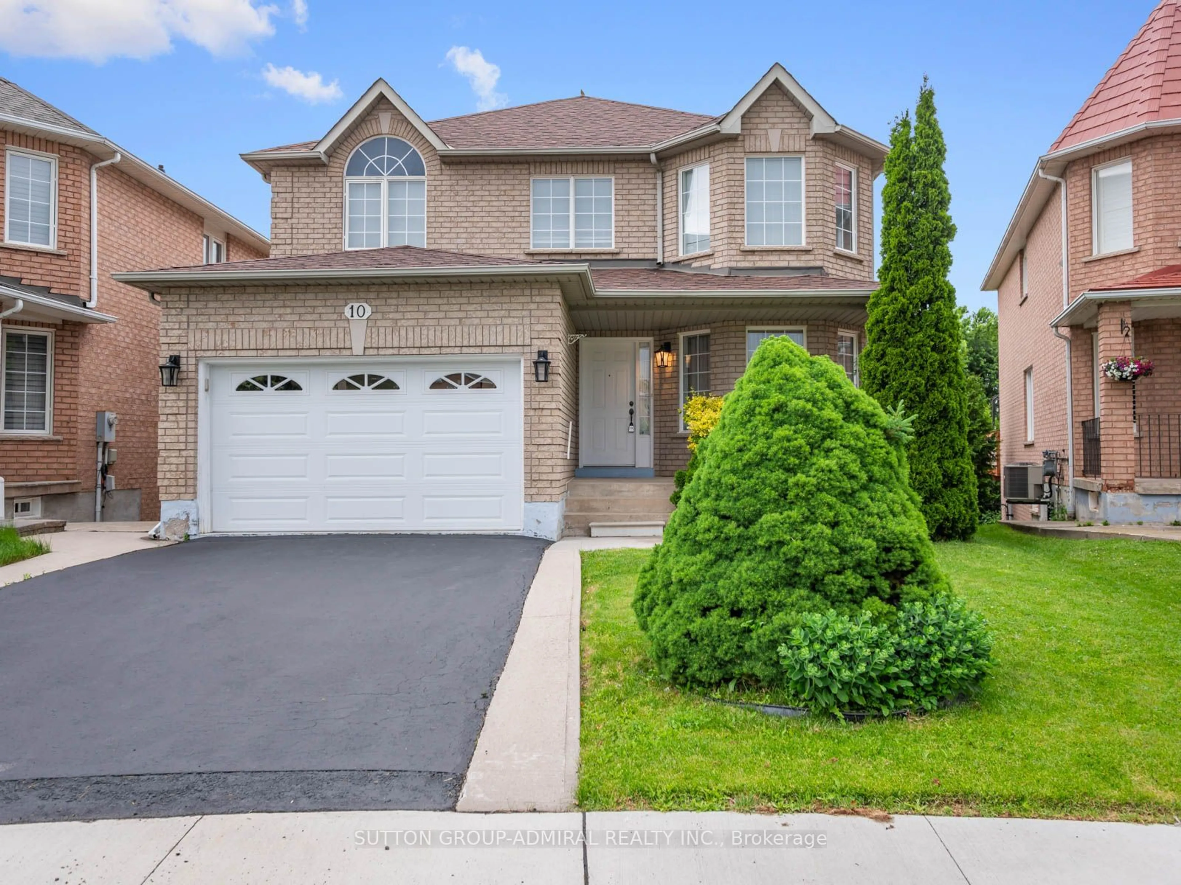 Frontside or backside of a home for 10 Silmoro Crt, Vaughan Ontario L6A 2T7
