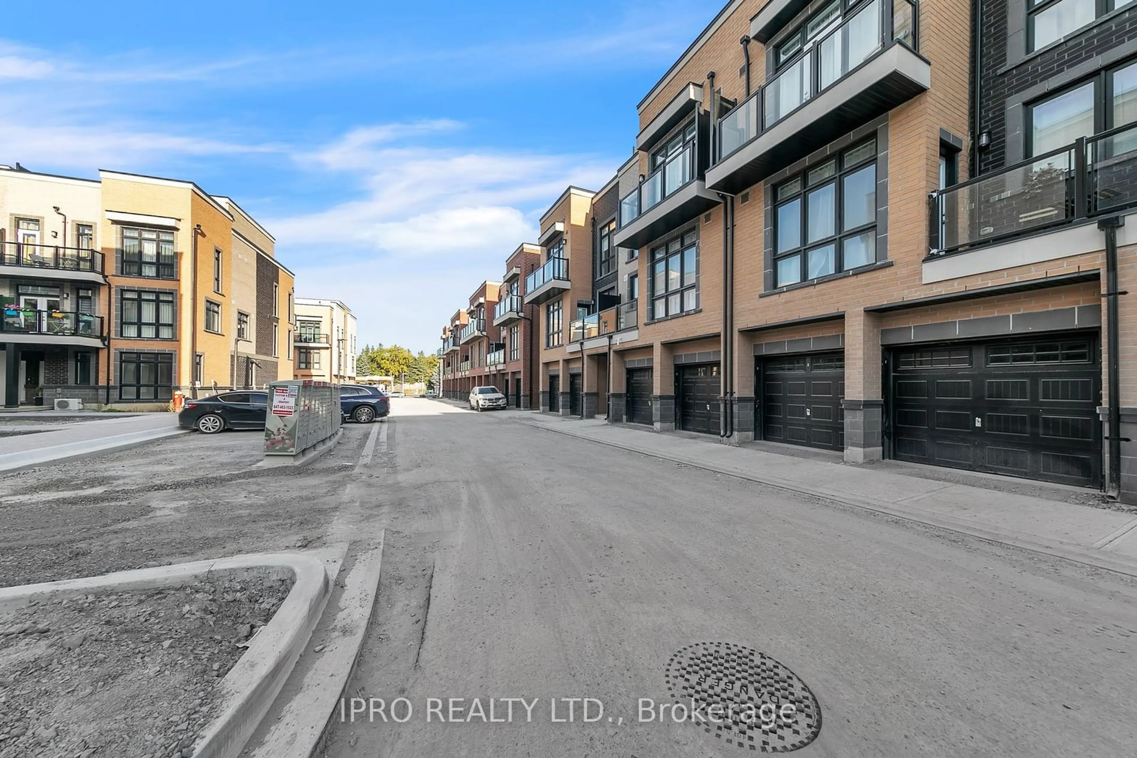 A view of a street for 9 Phelps Lane #275, Richmond Hill Ontario L4E 4H1