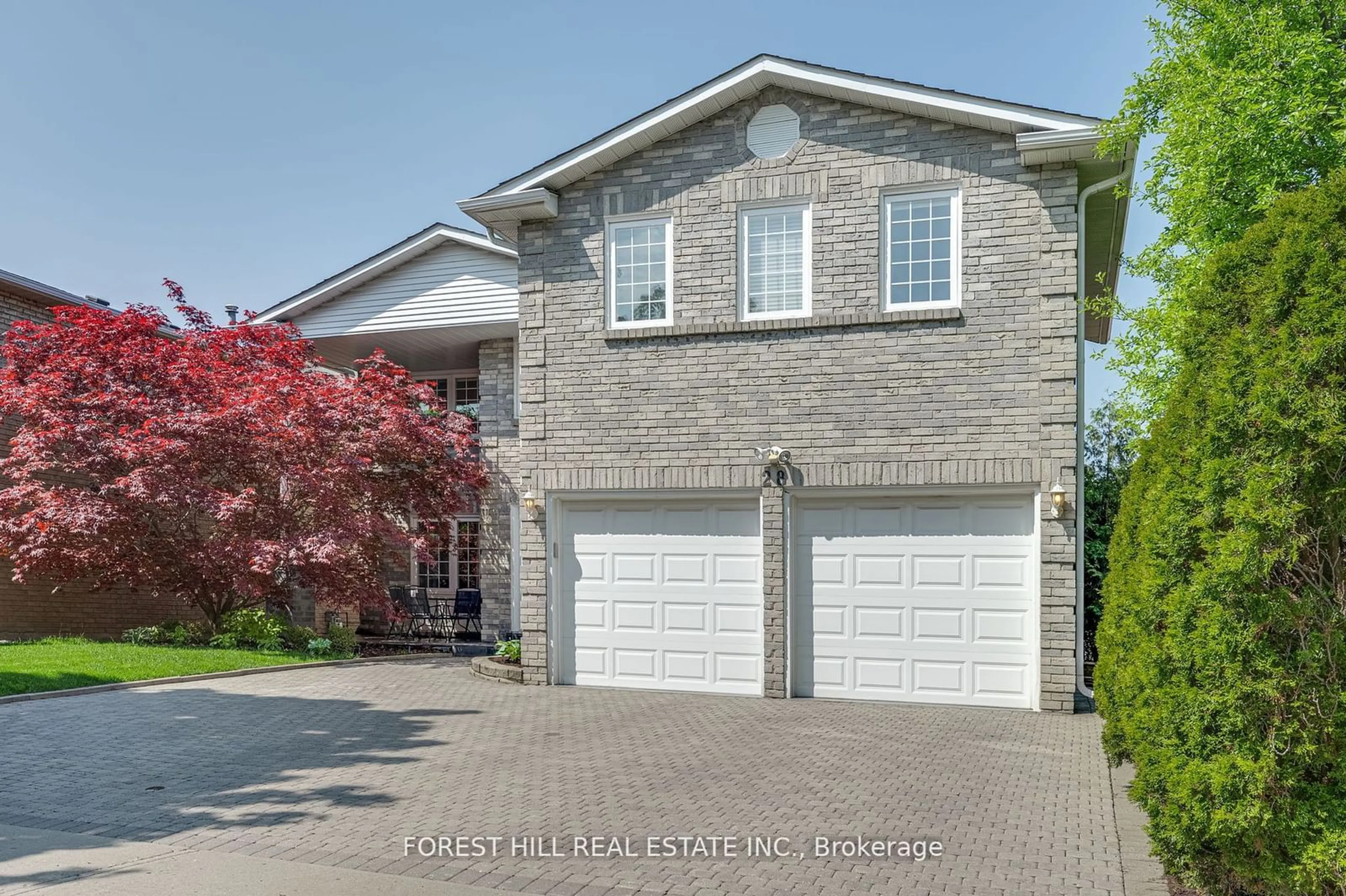 Home with brick exterior material for 28 Dunvegan Dr, Richmond Hill Ontario L4C 6K1