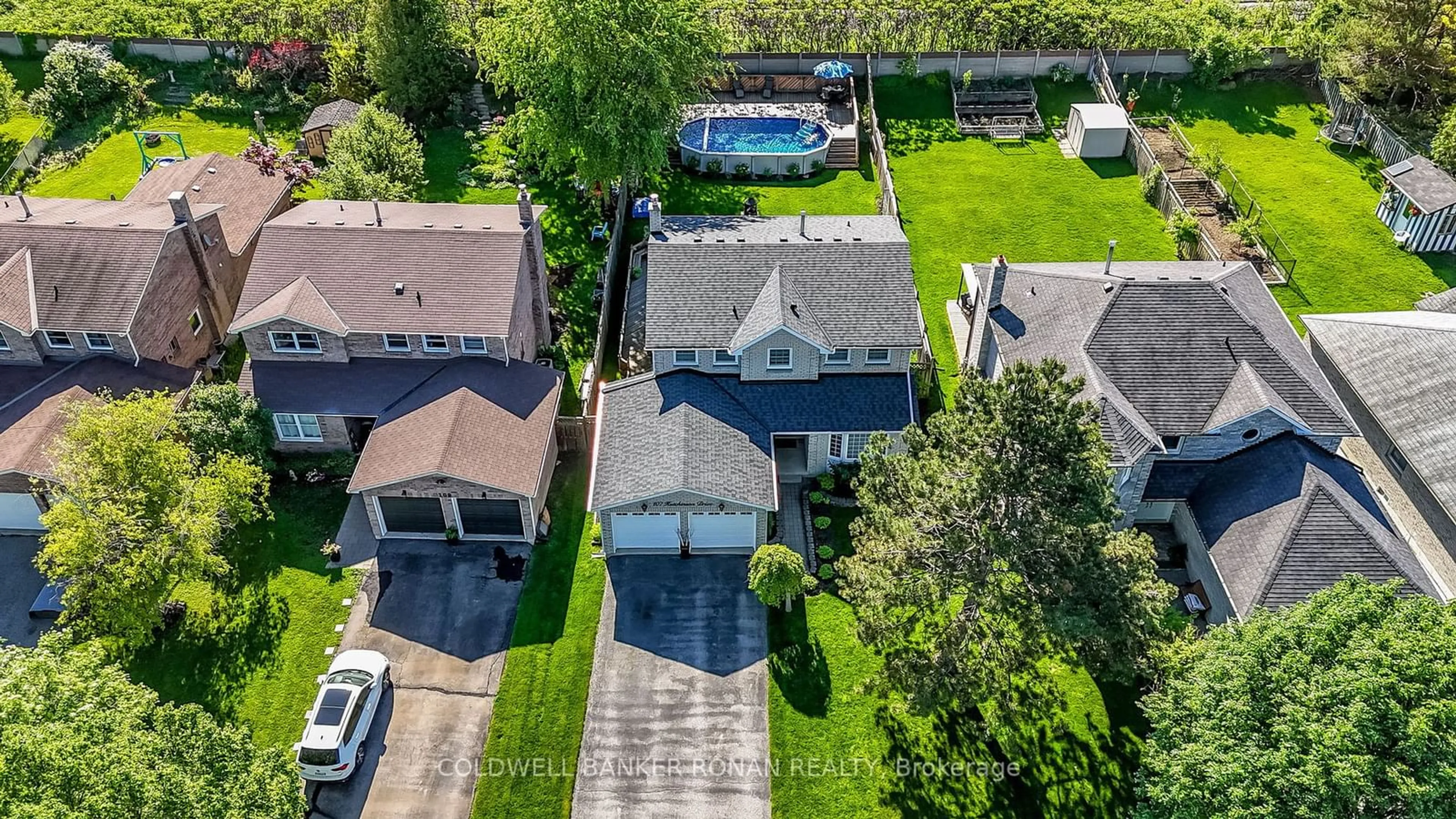 Frontside or backside of a home for 107 Hutchinson Dr, New Tecumseth Ontario L9R 1M4
