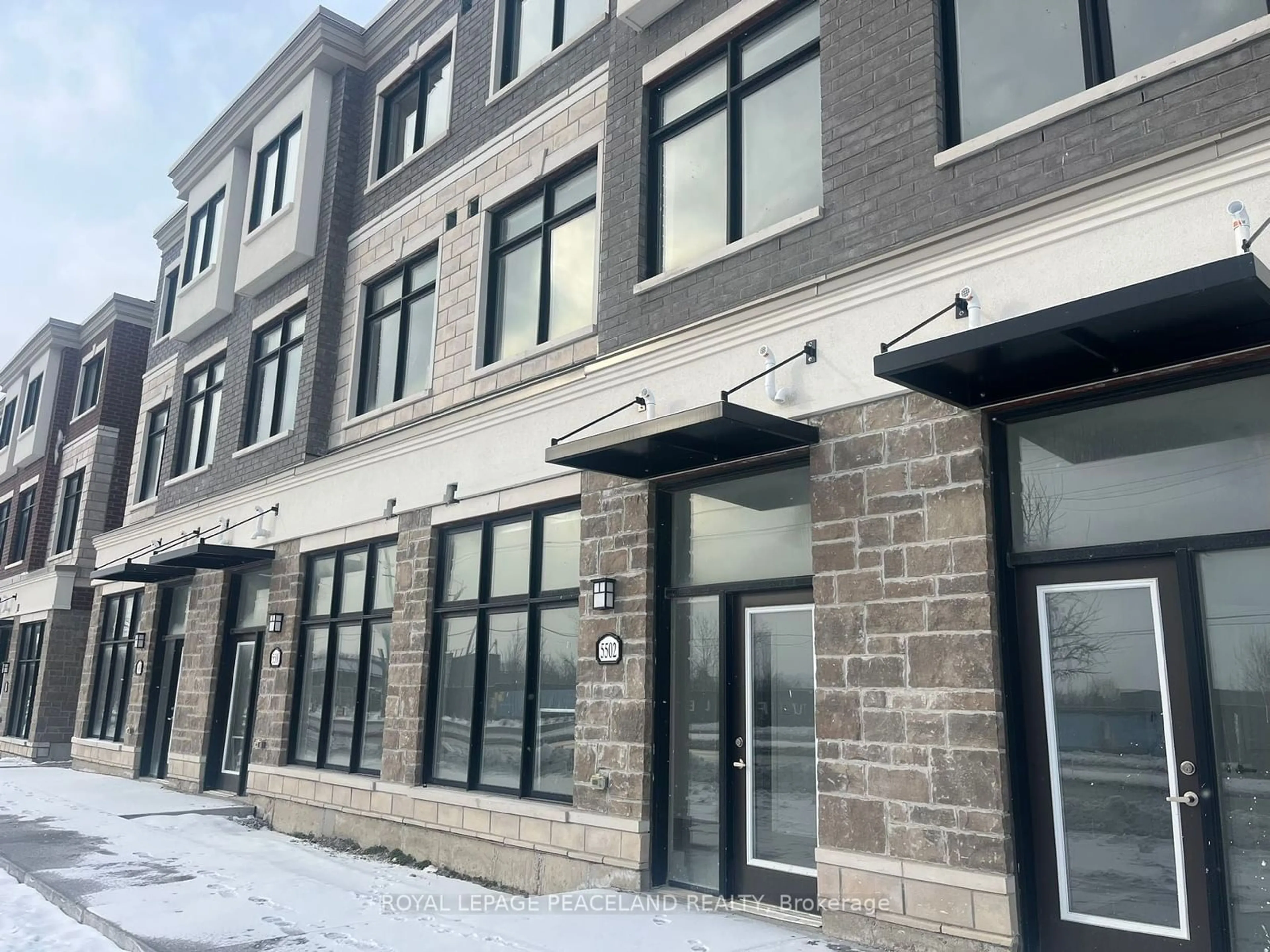 Outside view for 5502 Main St, Whitchurch-Stouffville Ontario L4A 4W8