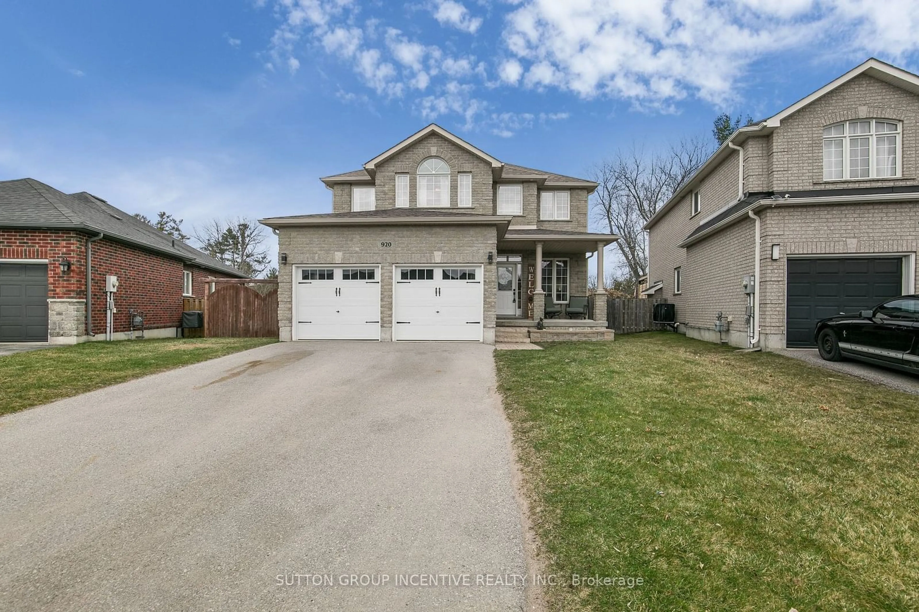 Frontside or backside of a home for 920 Booth Ave, Innisfil Ontario L9S 0A5