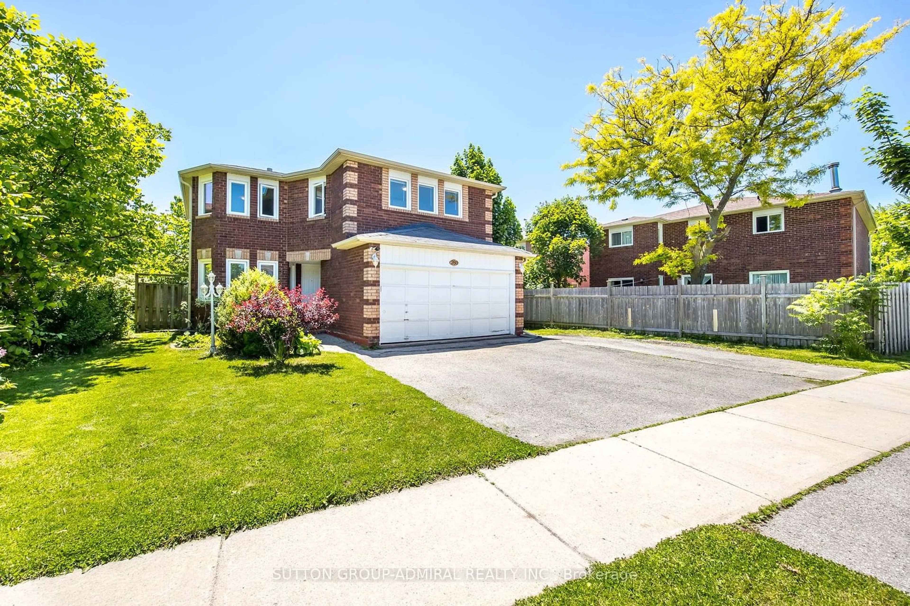 Frontside or backside of a home for 280 Bernard Ave, Richmond Hill Ontario L4S 1C9