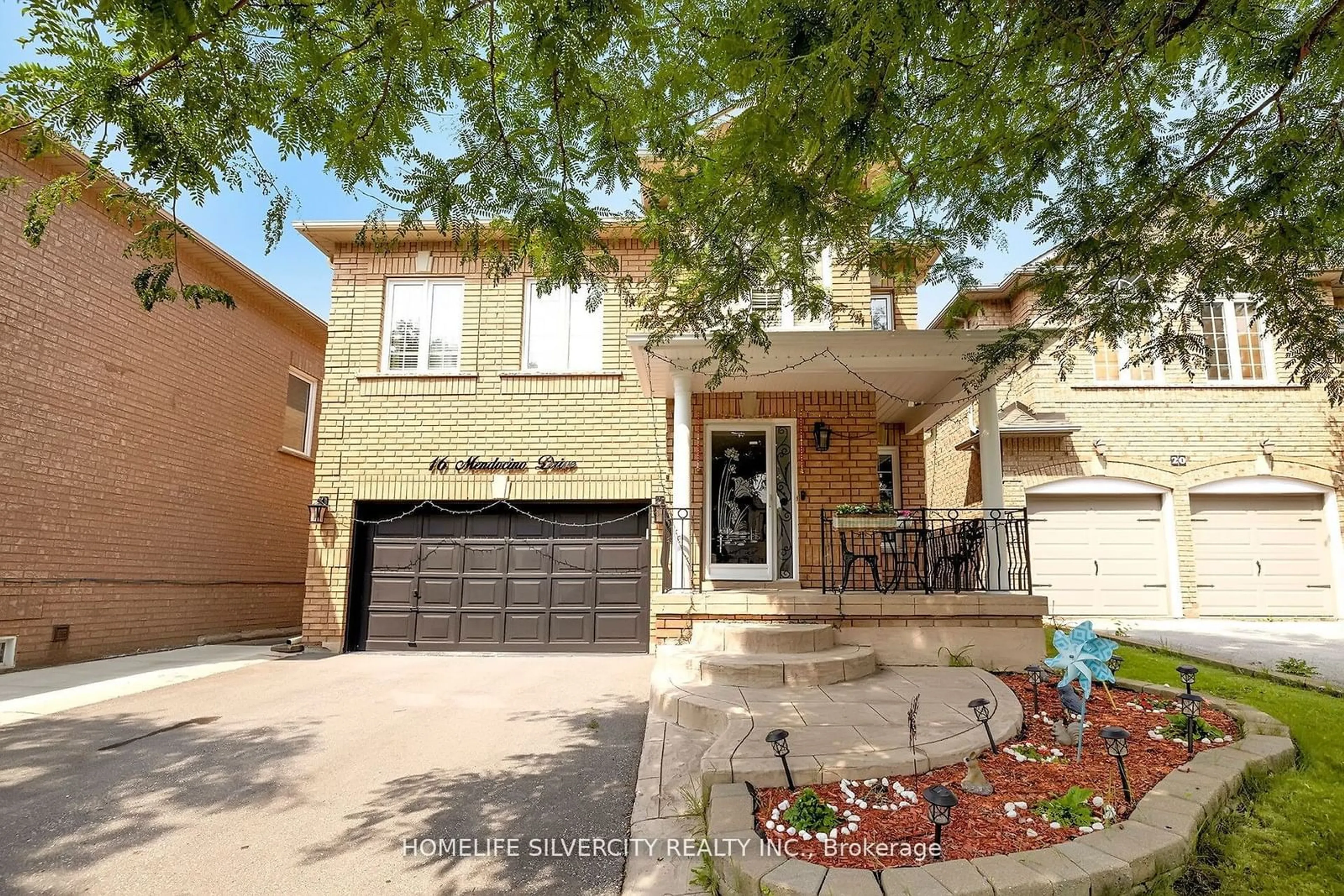 Frontside or backside of a home for 16 Mendocino Dr, Vaughan Ontario L4H 1M8